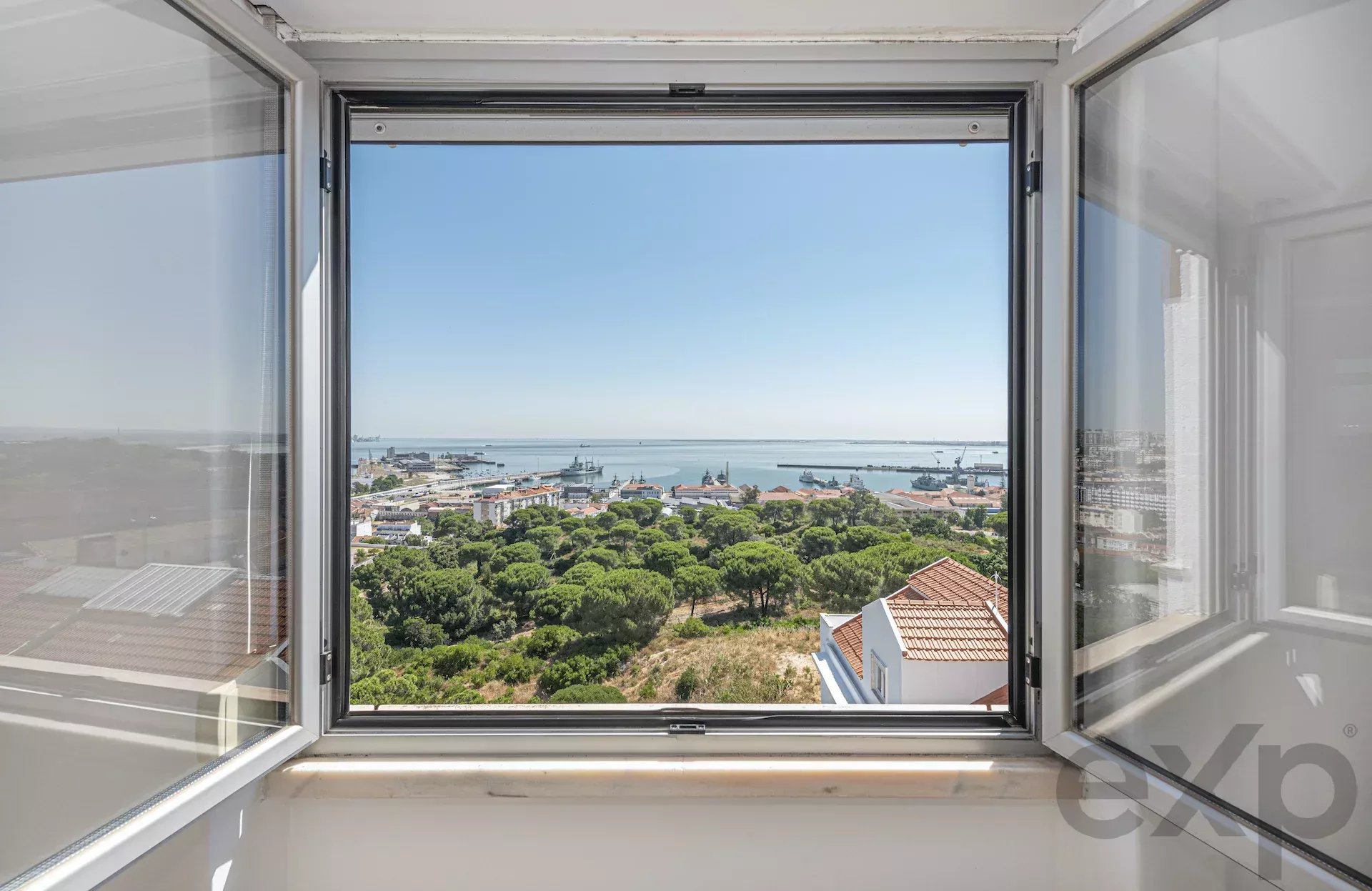 Apartamento T2 com vista para o rio.