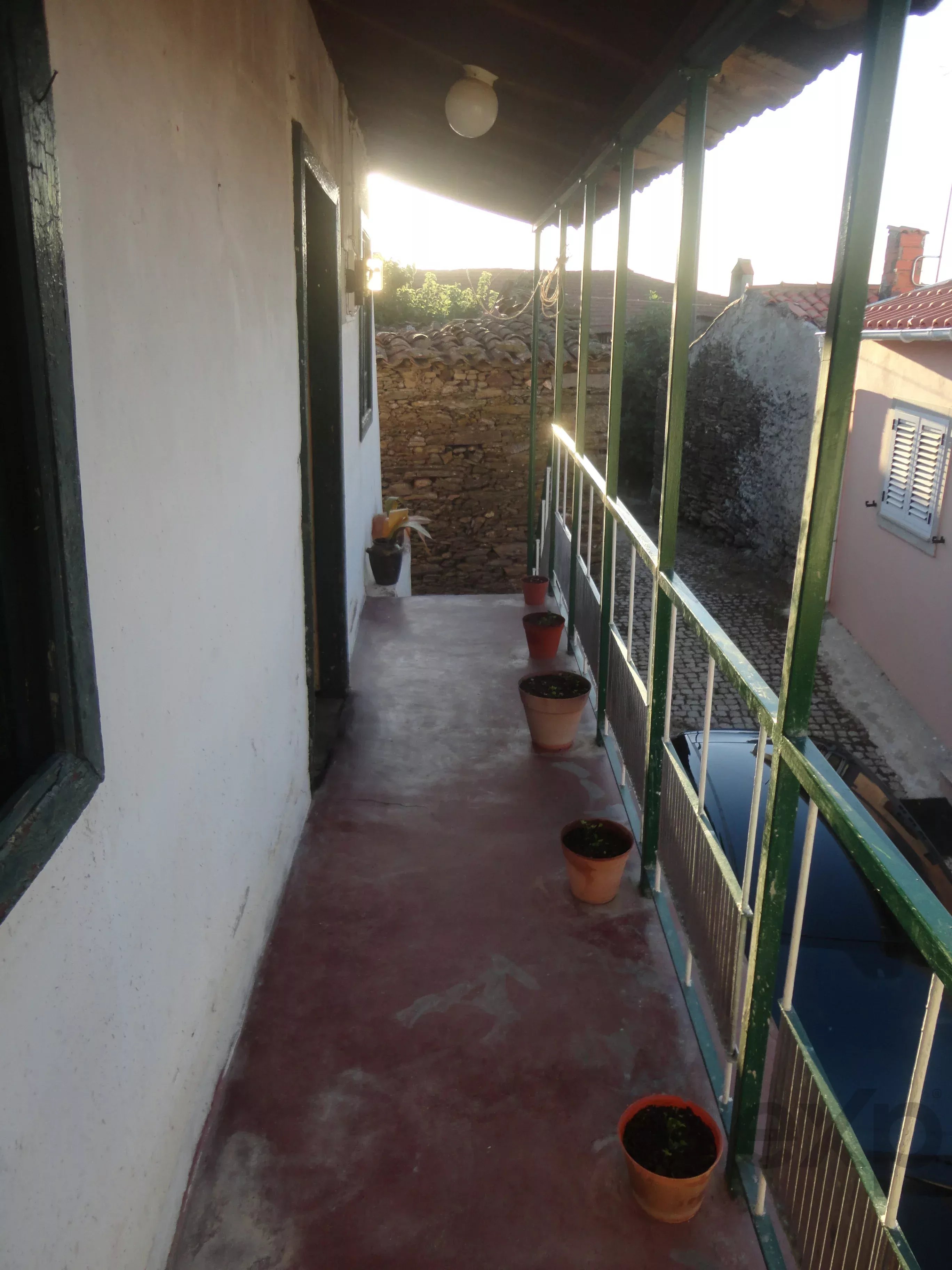 Moradia para Remodelação Total em Santa Maria de Émeres, Valpaços