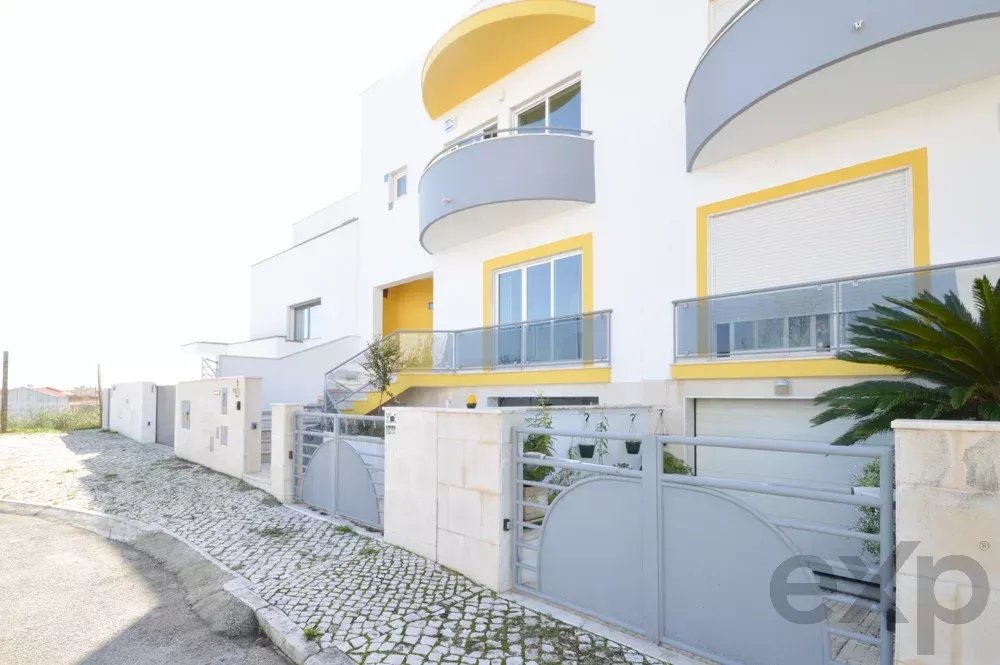 T4 House, Between the Sea, Nature and Innovation | Costa da Caparica 87174714 image 1