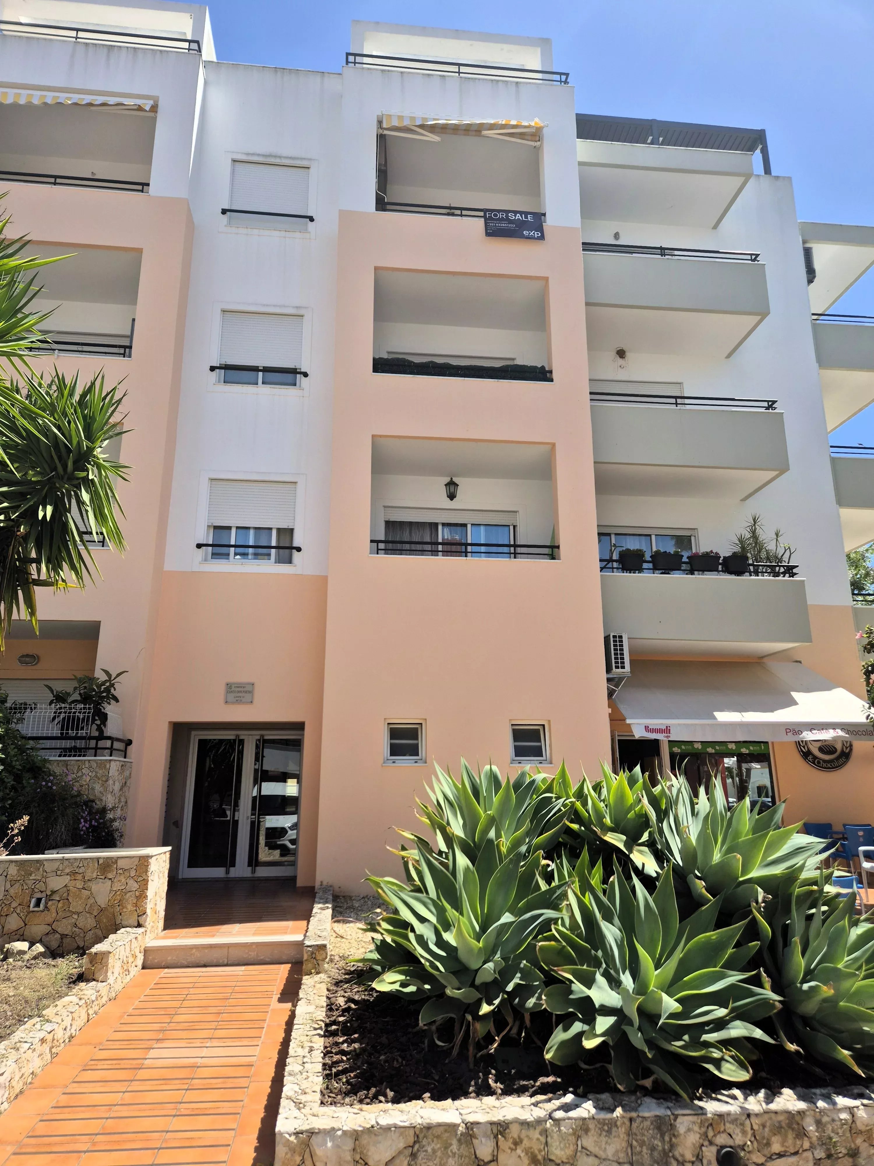 Exclusivo Apartamento T1 em Tavira: Último Andar com Terraço Privado, Vista Mar e Cidade