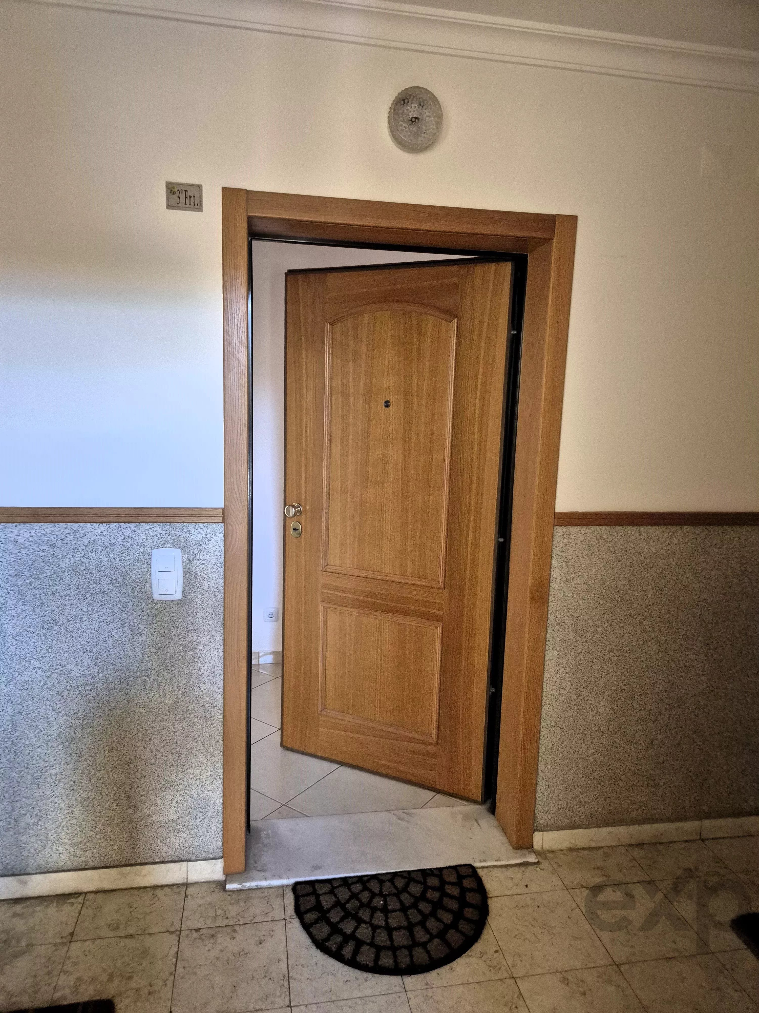 Exclusivo Apartamento T1 em Tavira: Último Andar com Terraço Privado, Vista Mar e Cidade