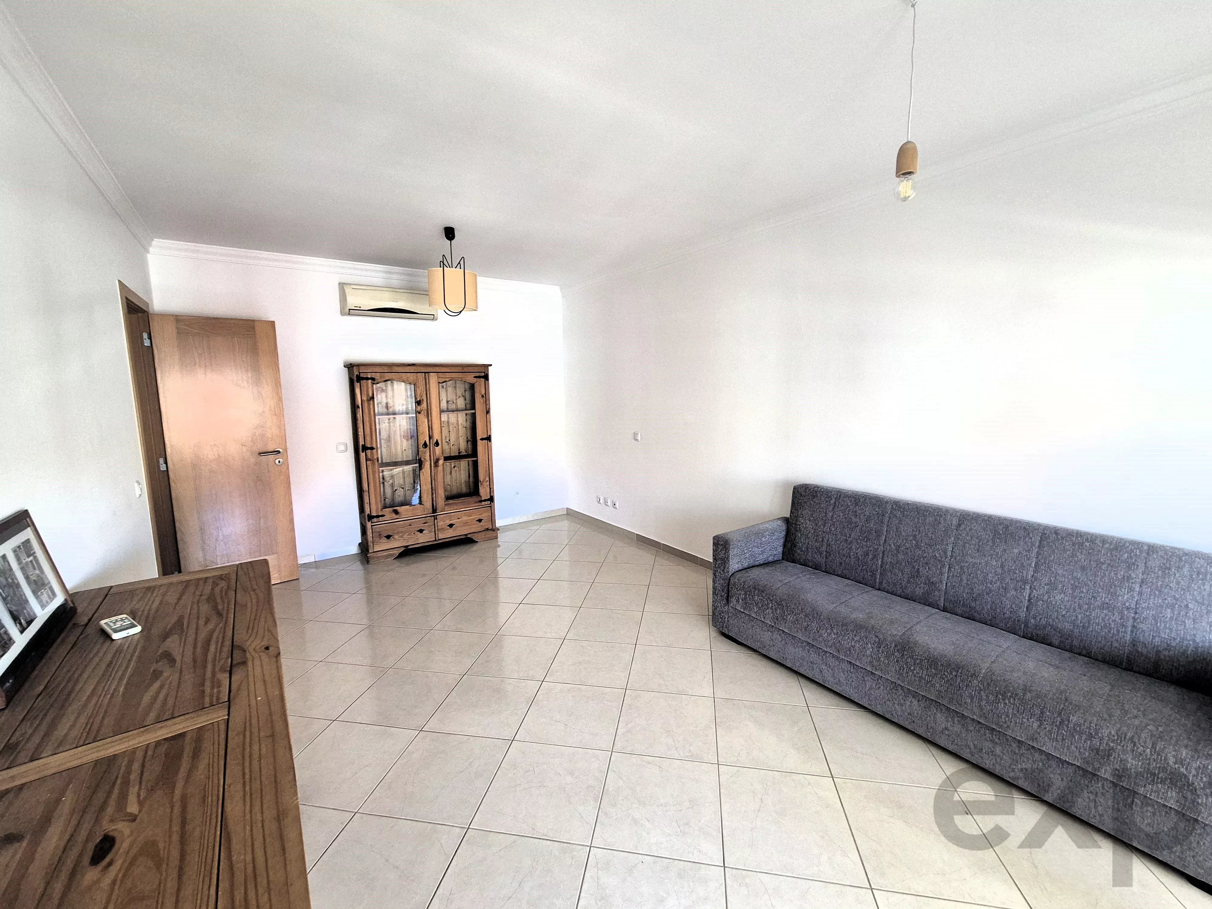 Exclusivo Apartamento T1 em Tavira: Último Andar com Terraço Privado, Vista Mar e Cidade
