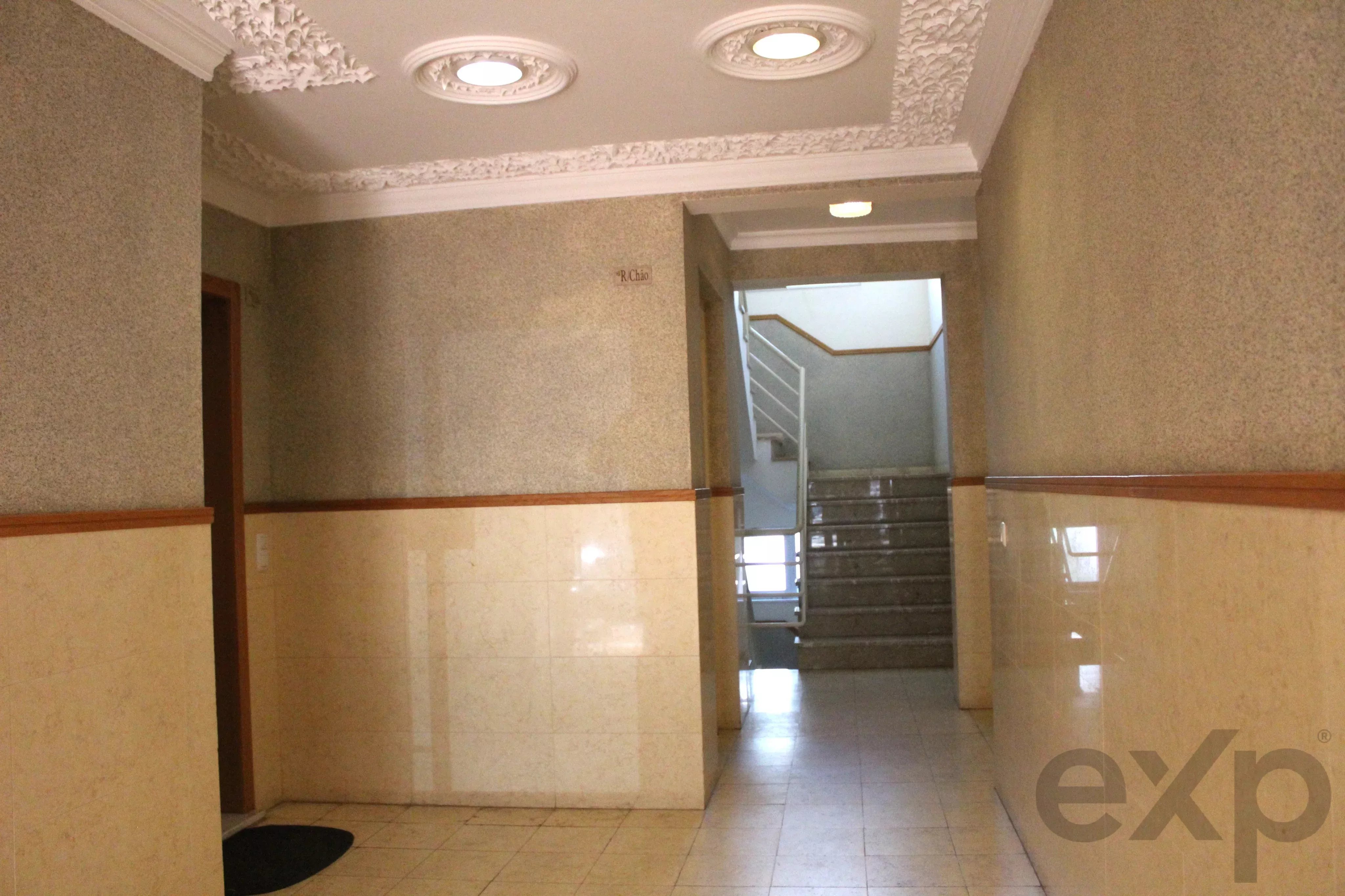 Exclusivo Apartamento T1 em Tavira: Último Andar com Terraço Privado, Vista Mar e Cidade
