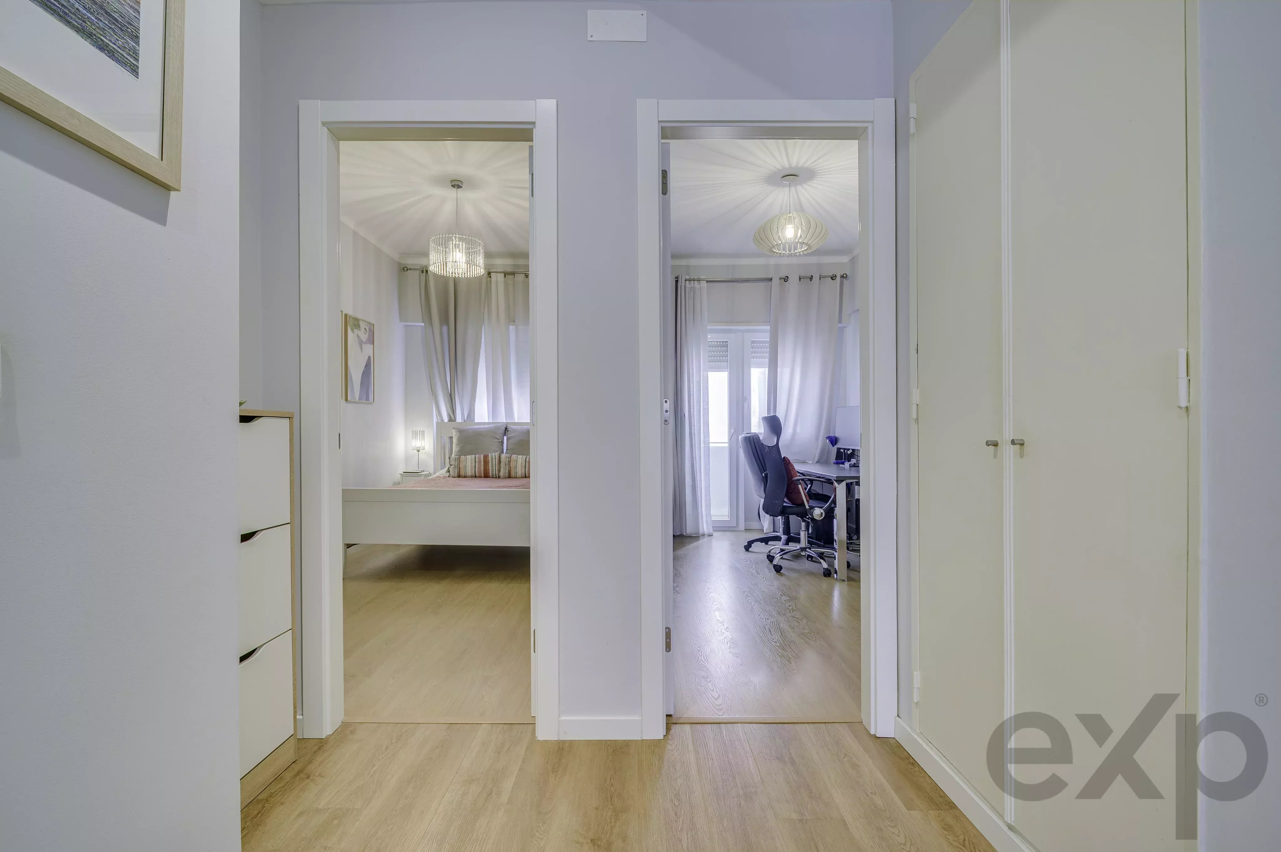 Renovated two‑bedroom apartment, Campolide 87178557 image 9