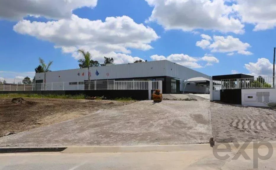 Armazém de 1609m² em Freamunde