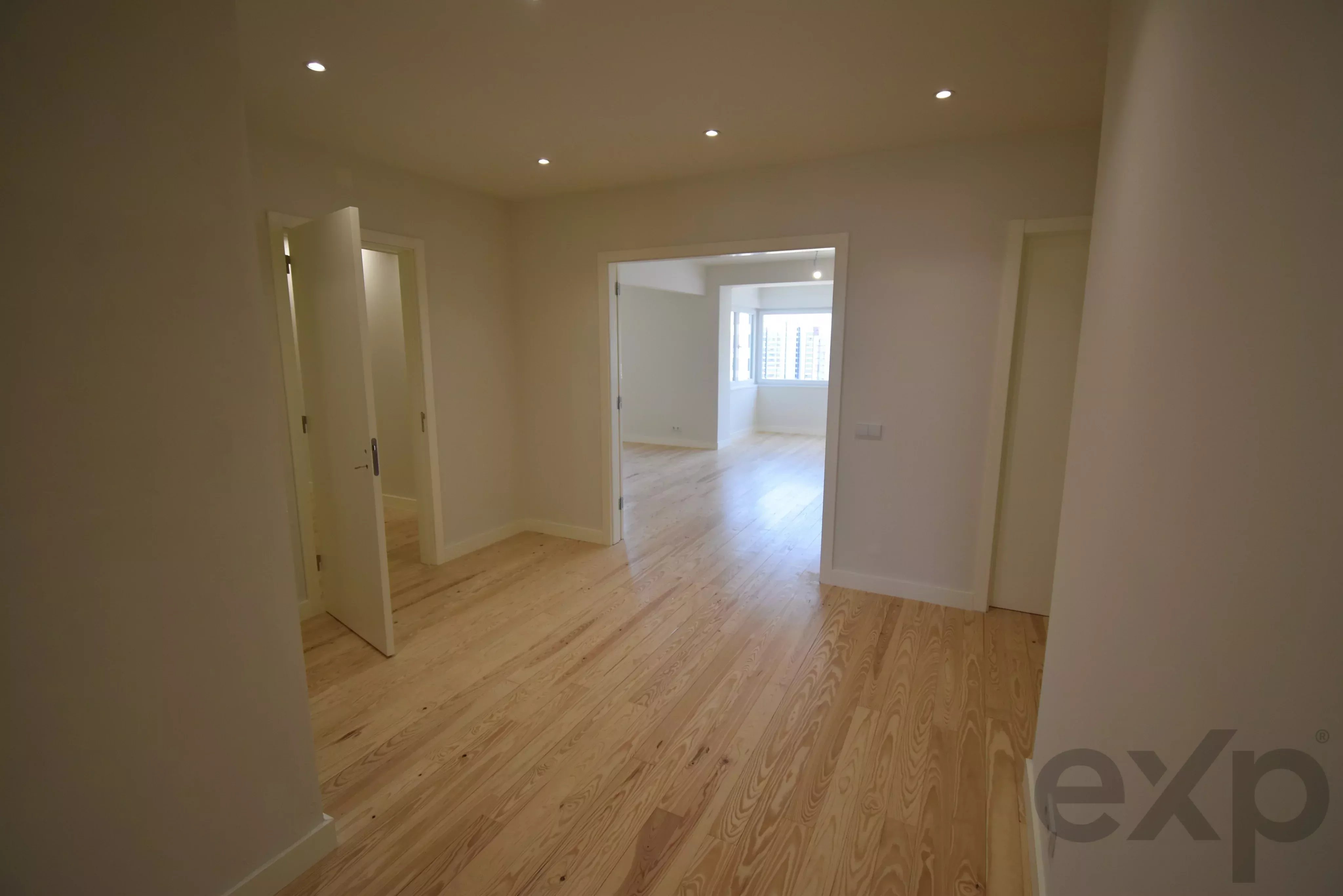 Spacious and modern T4 in Restelo, Lisbon 87185565 image 26