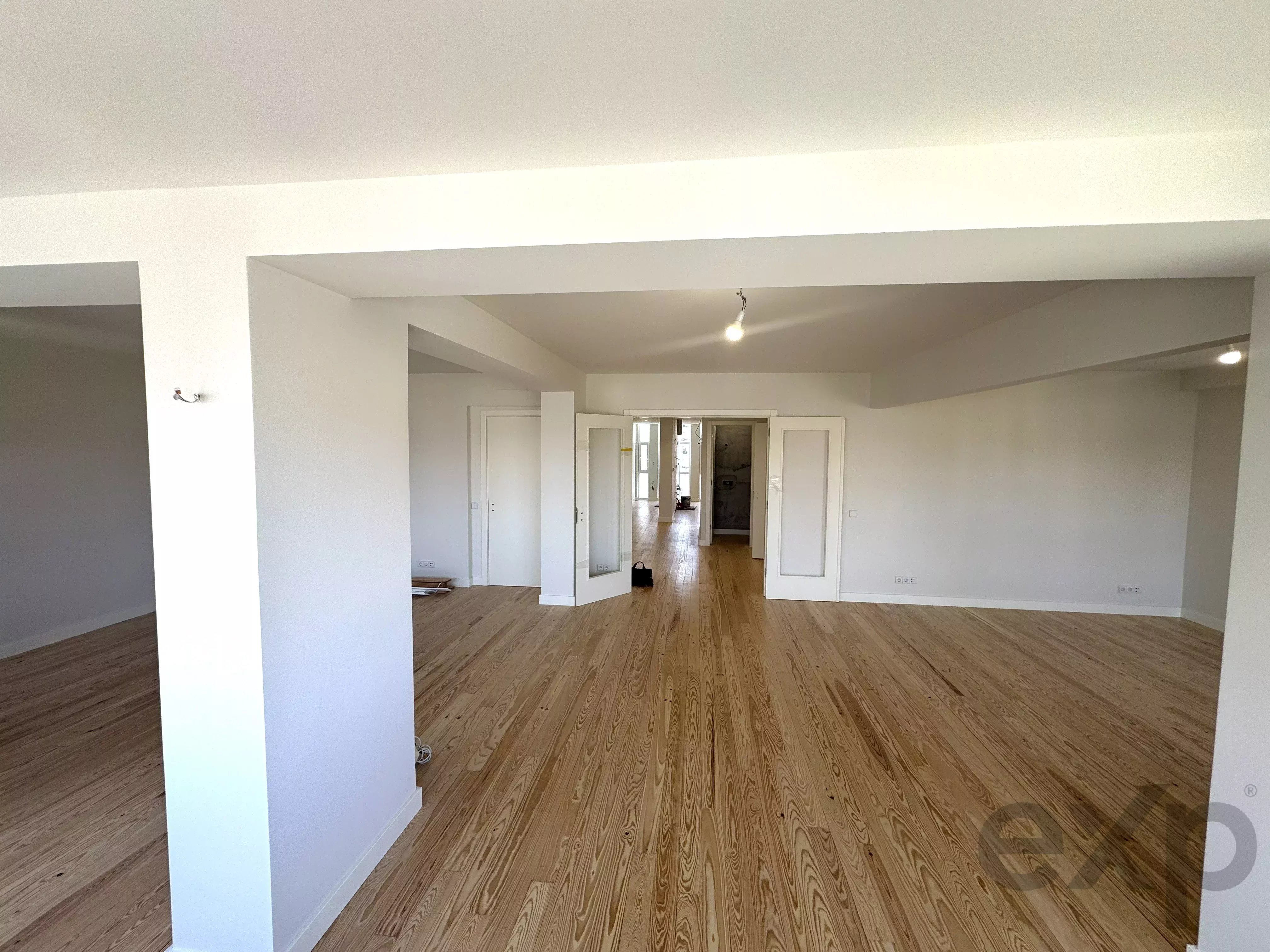 Spacious and modern T4 in Restelo, Lisbon 87185565 image 4