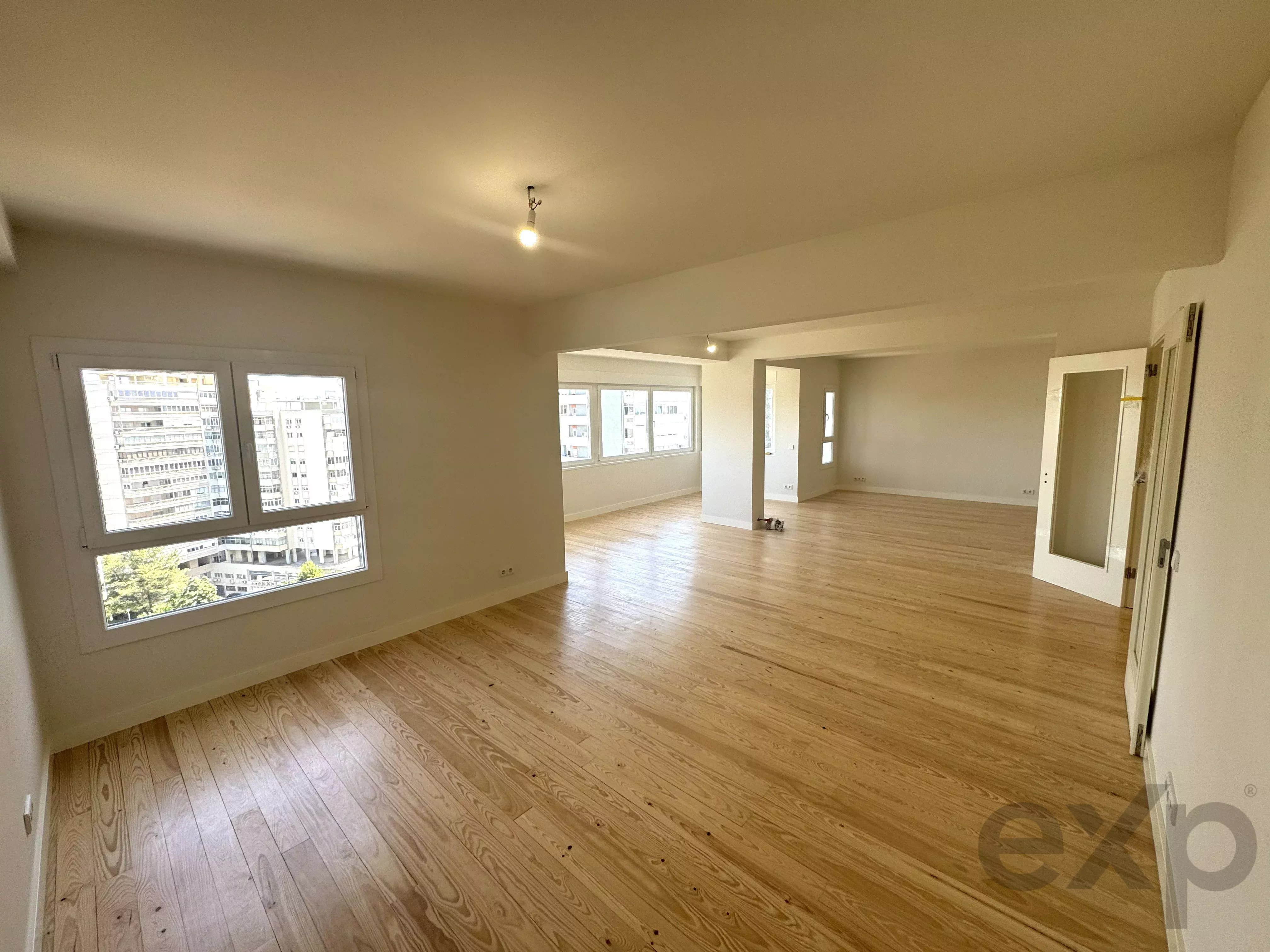 Spacious and modern T4 in Restelo, Lisbon 87185565 image 5
