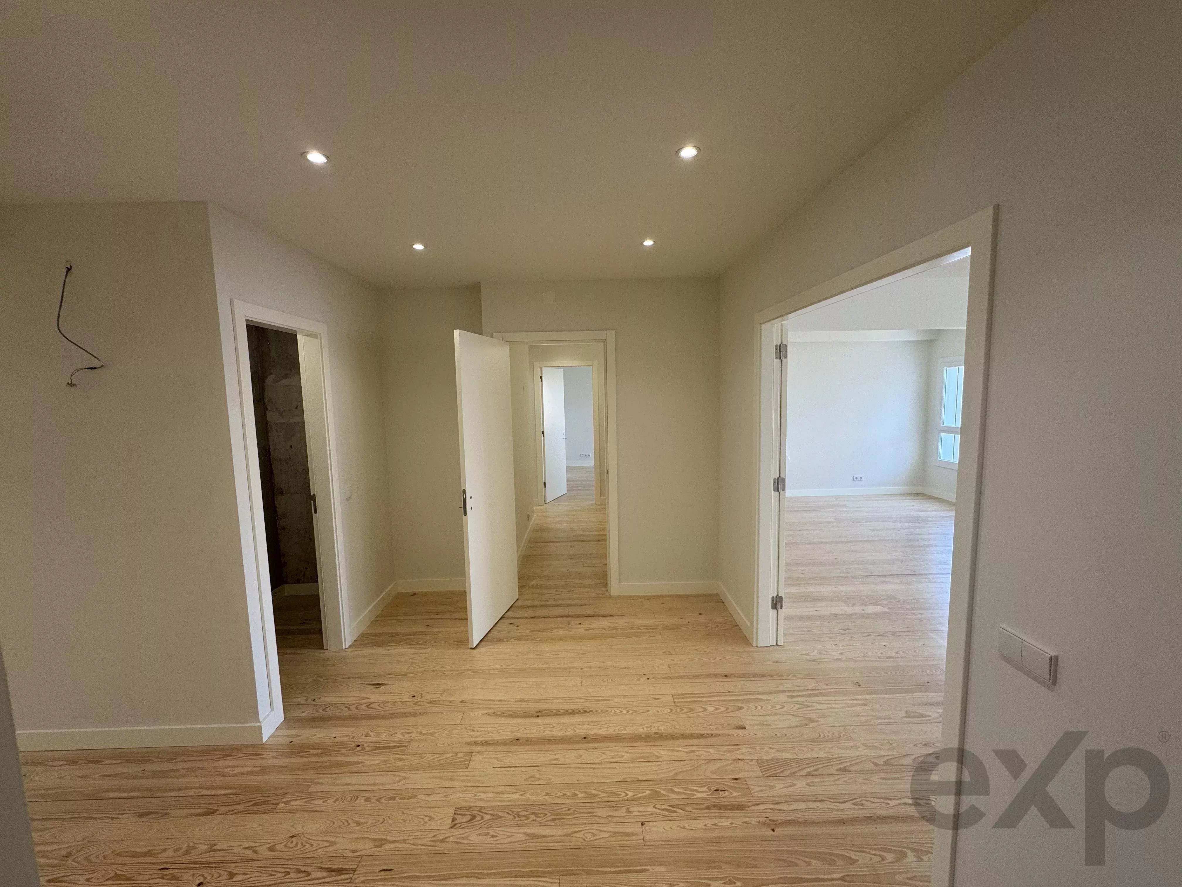 Spacious and modern T4 in Restelo, Lisbon 87185565 image 24