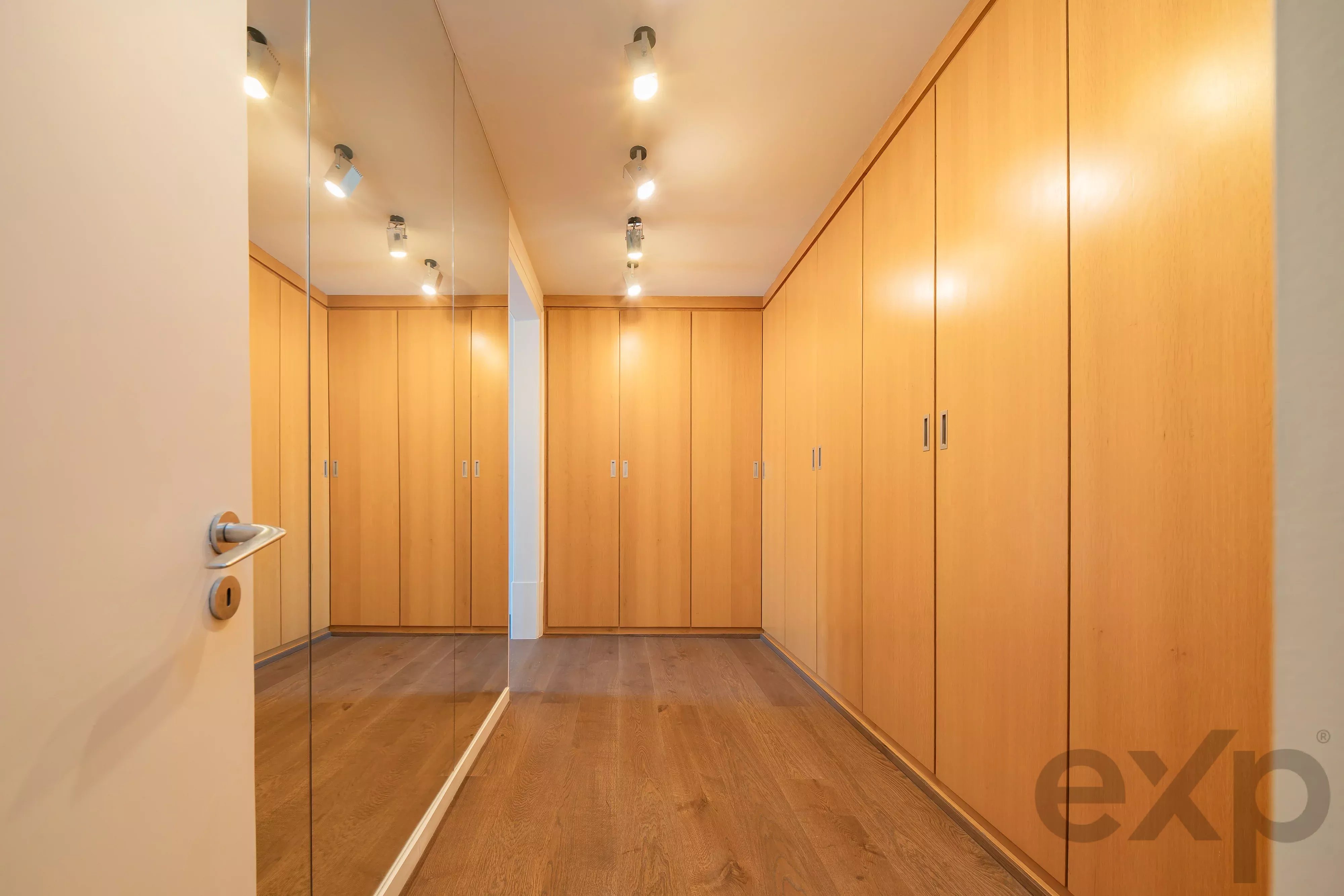 Charming T2+1 set to launch in the heart of Rato, Lisbon 87194652 image 23