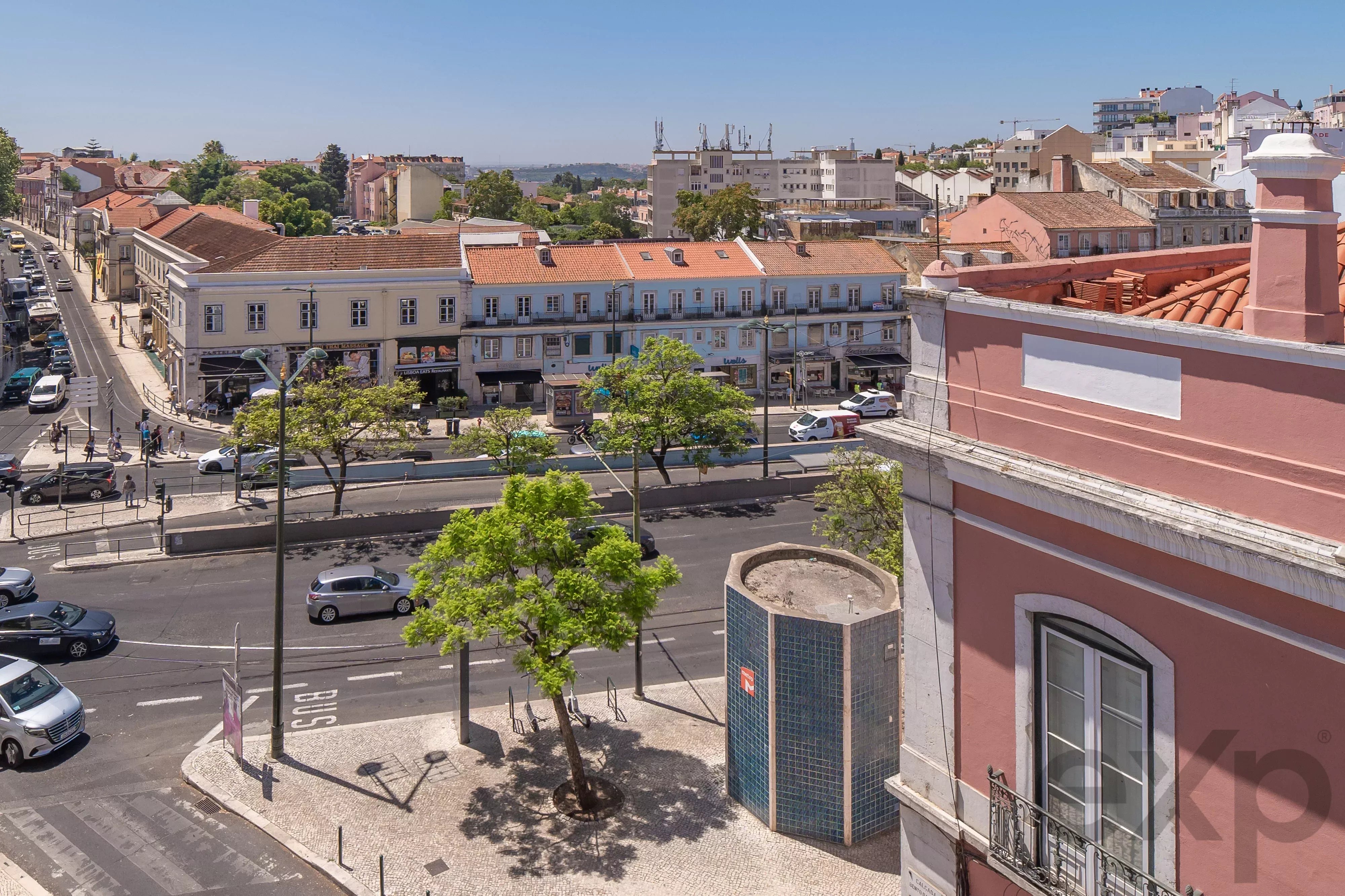 Charming T2+1 set to launch in the heart of Rato, Lisbon 87194652 image 10