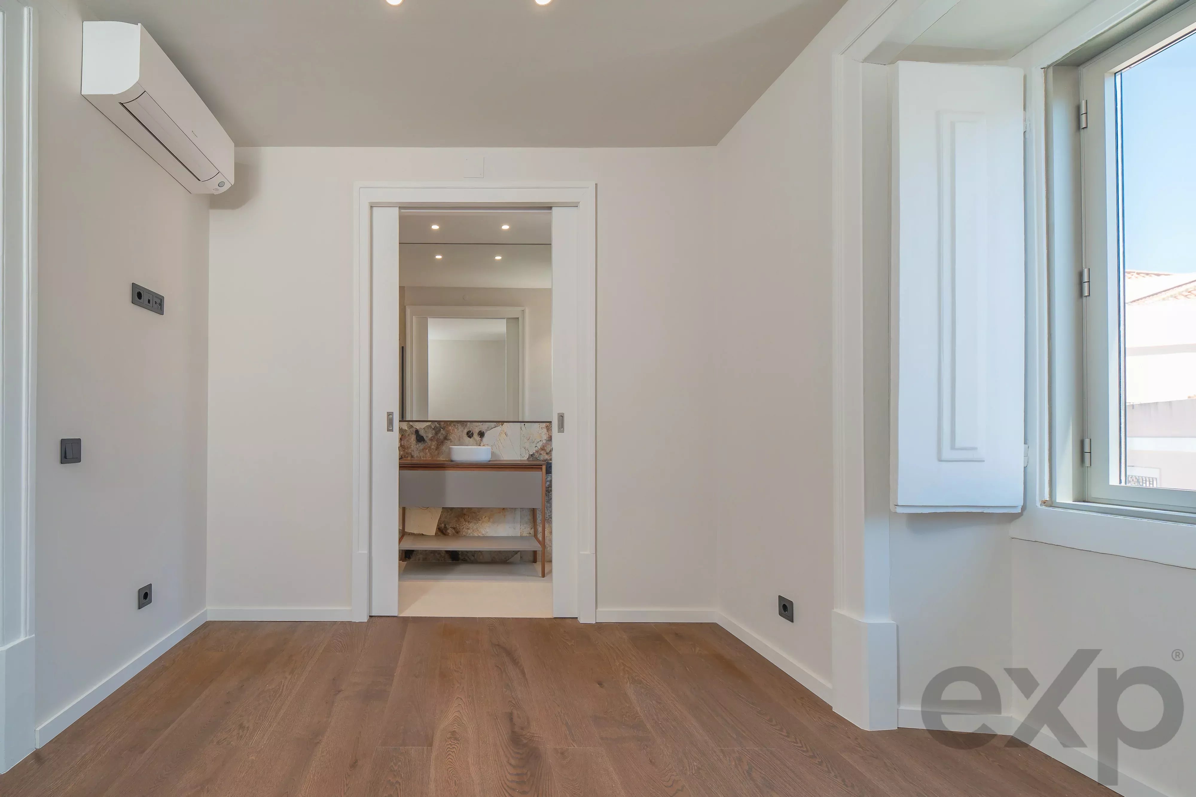 Charming T2+1 set to launch in the heart of Rato, Lisbon 87194652 image 29