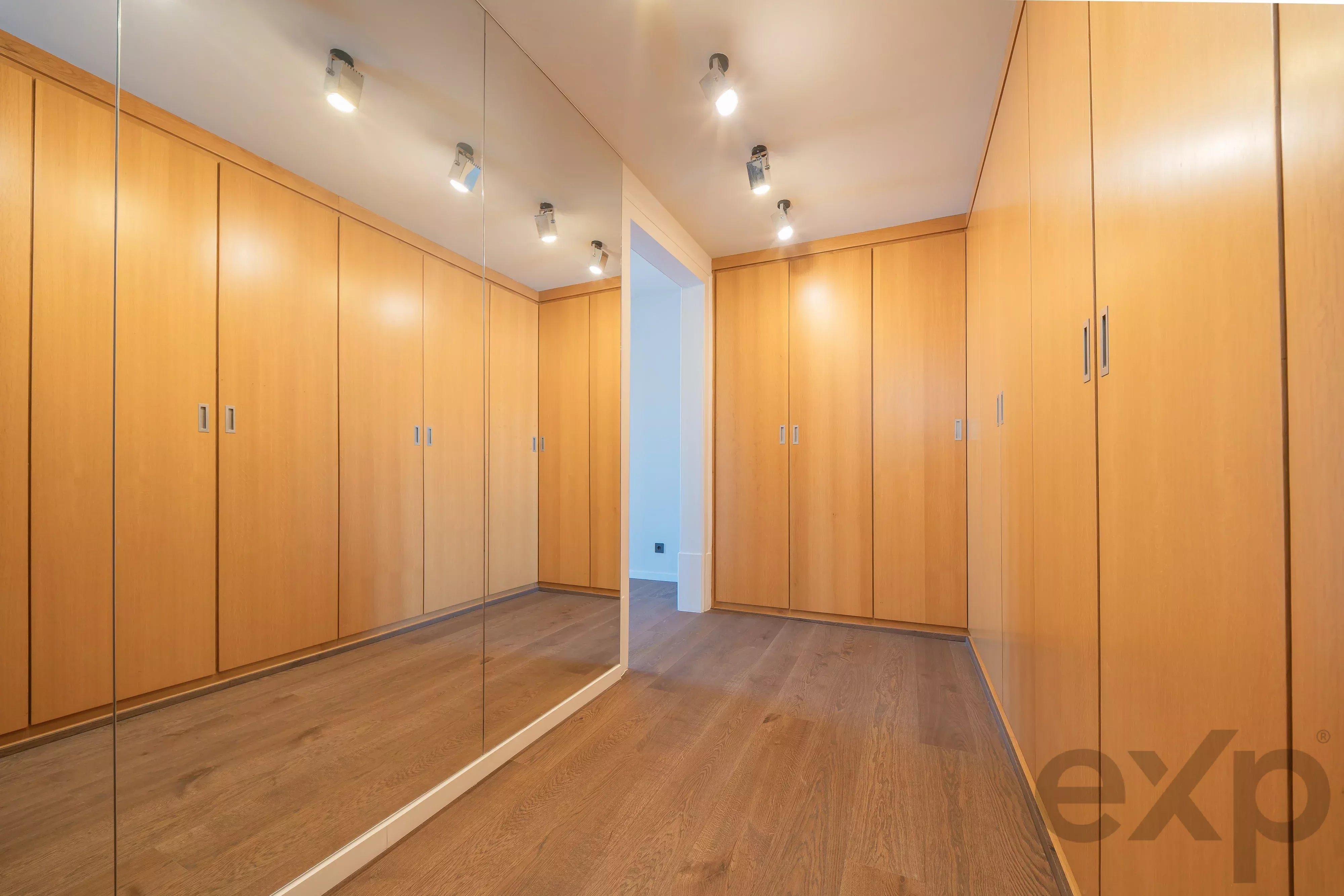 Charming T2+1 set to launch in the heart of Rato, Lisbon 87194652 image 24