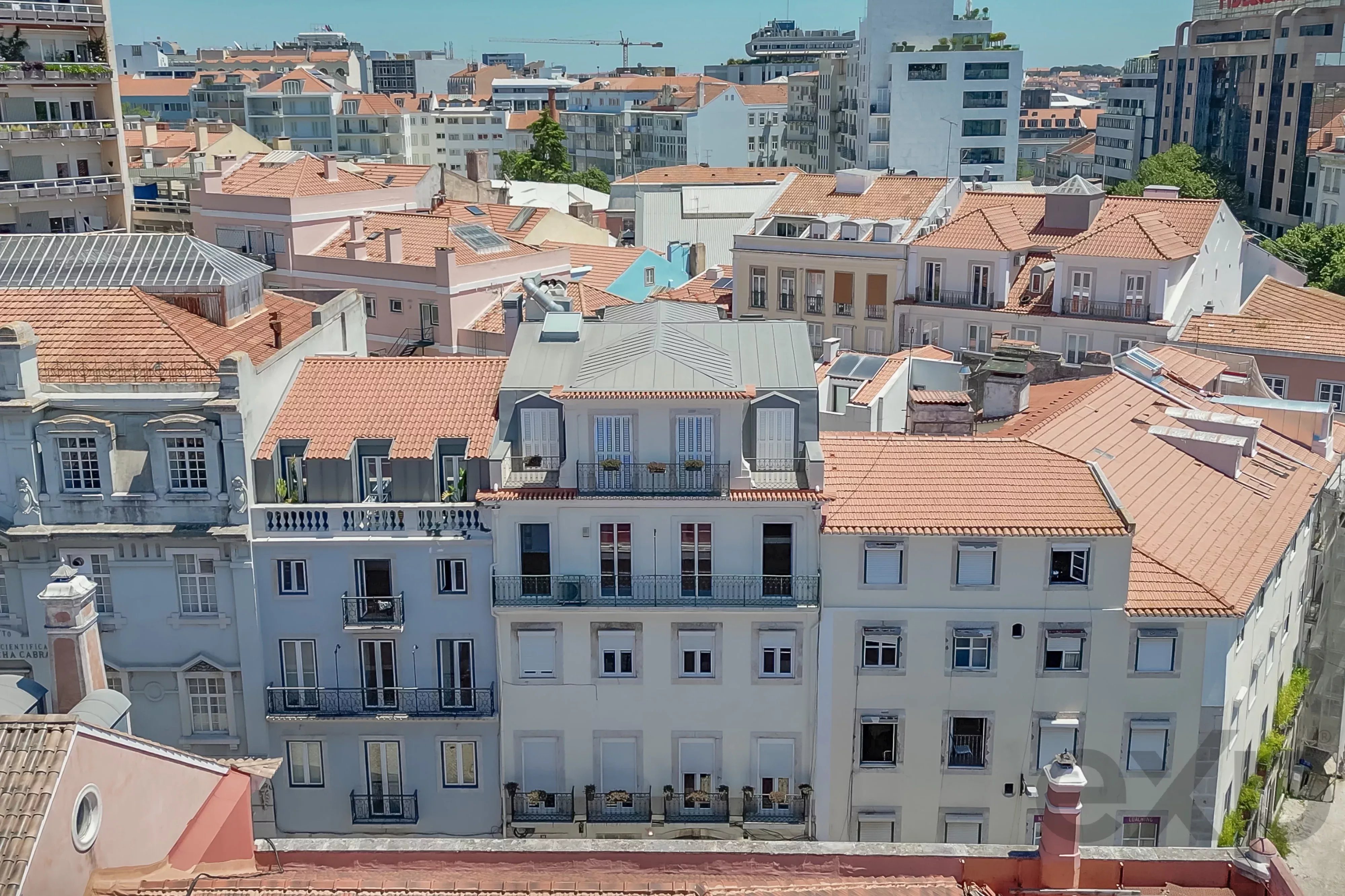 Charming T2+1 set to launch in the heart of Rato, Lisbon 87194652 image 55