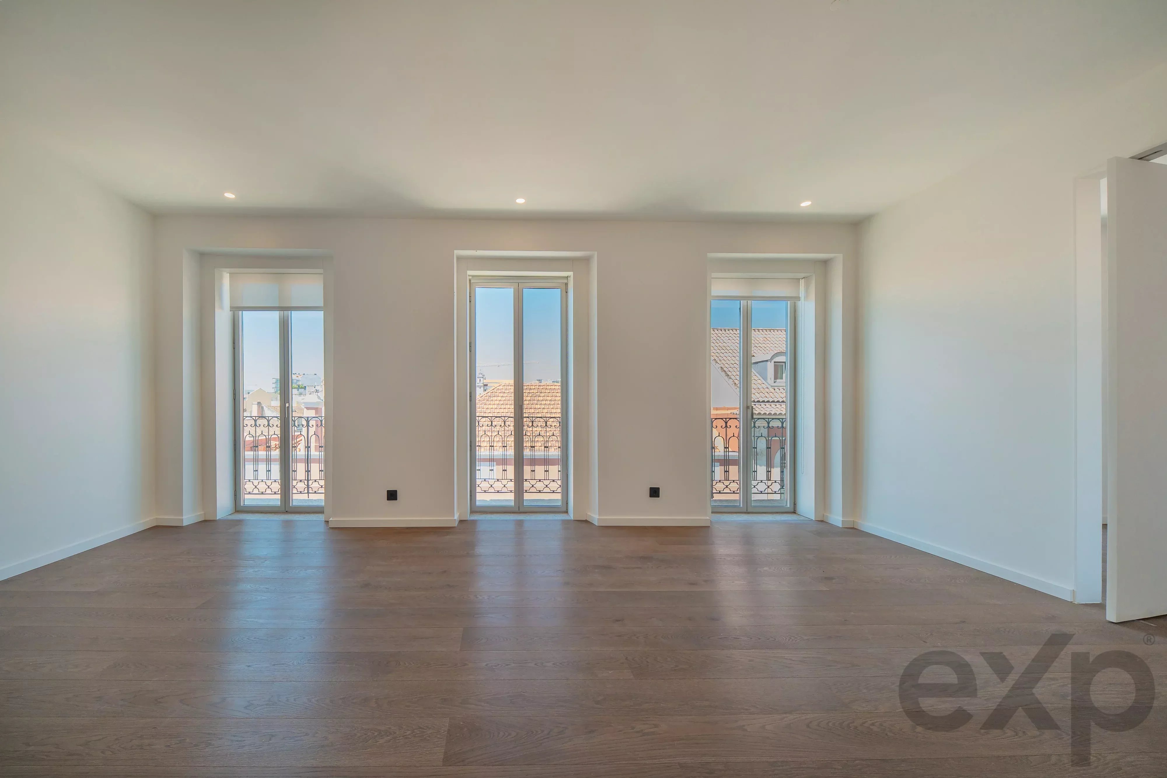 Charming T2+1 set to launch in the heart of Rato, Lisbon 87194652 image 2