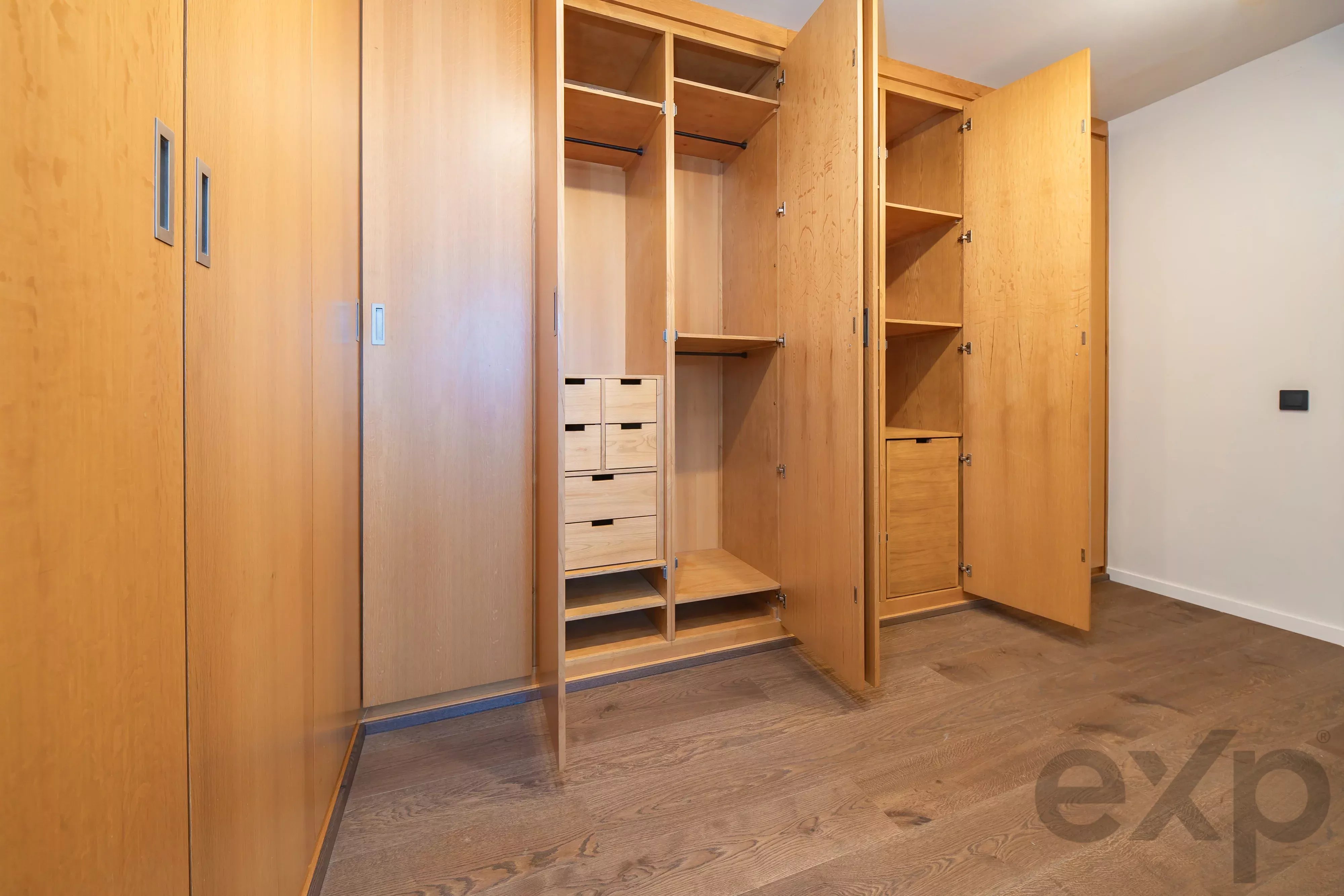 Charming T2+1 set to launch in the heart of Rato, Lisbon 87194652 image 26
