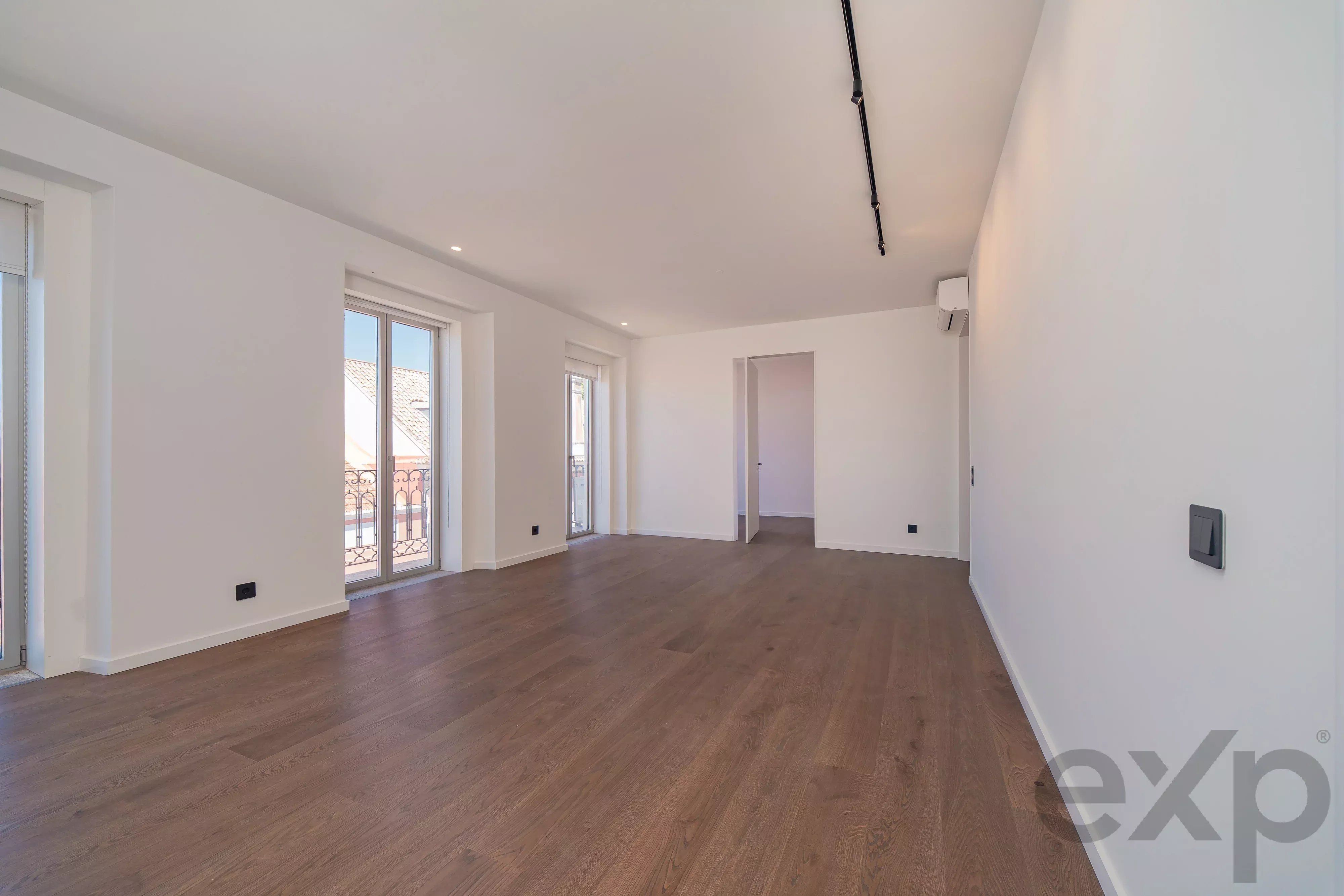 Charming T2+1 set to launch in the heart of Rato, Lisbon 87194652 image 5
