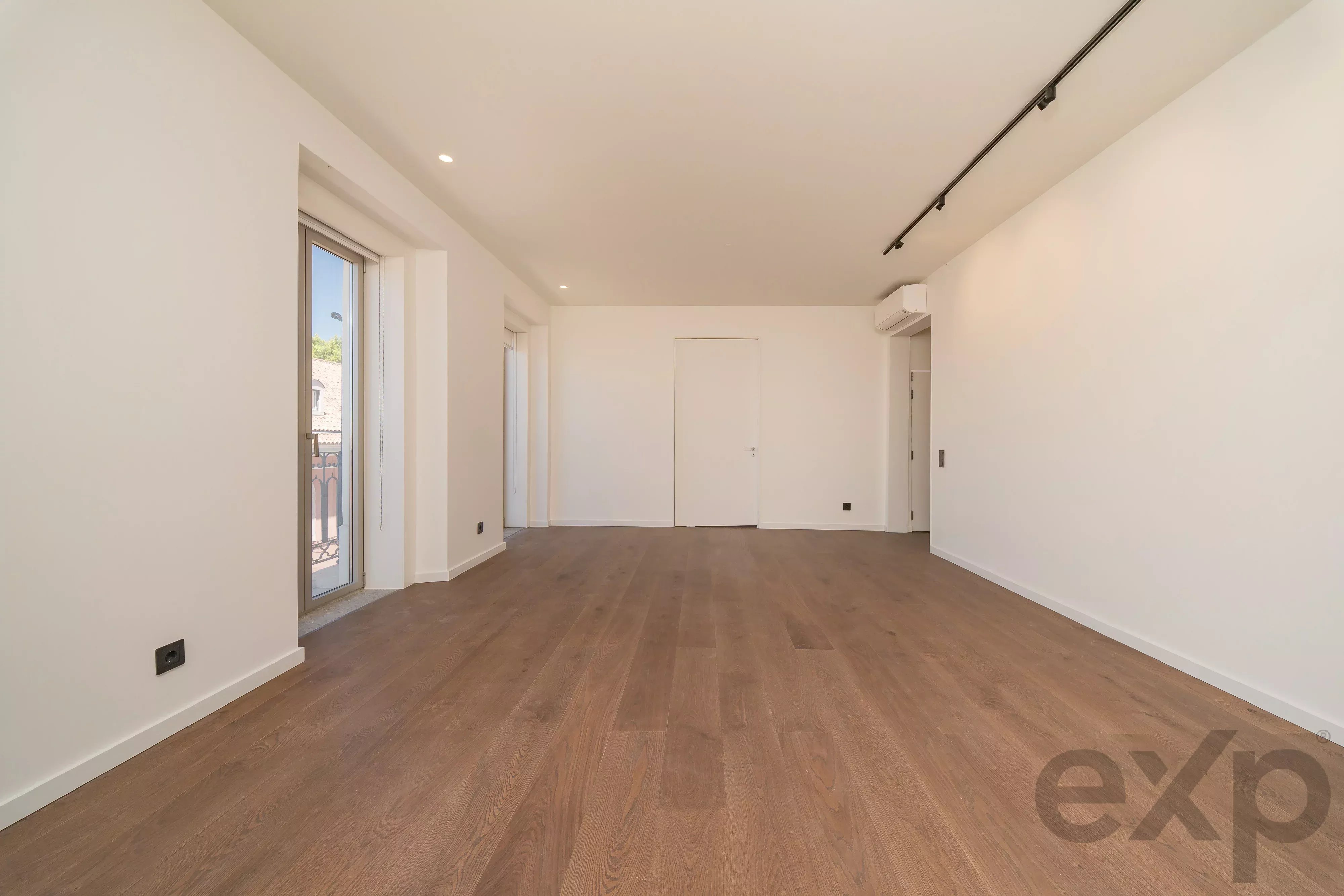 Charming T2+1 set to launch in the heart of Rato, Lisbon 87194652 image 8