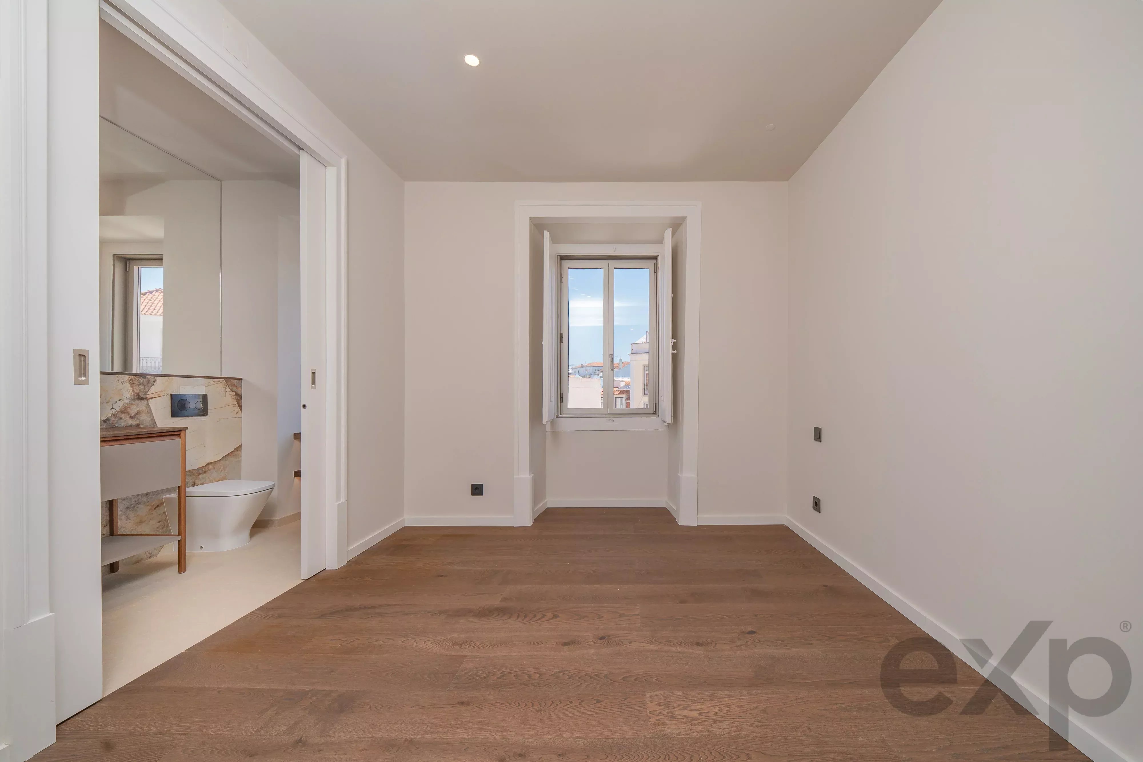 Charming T2+1 set to launch in the heart of Rato, Lisbon 87194652 image 30