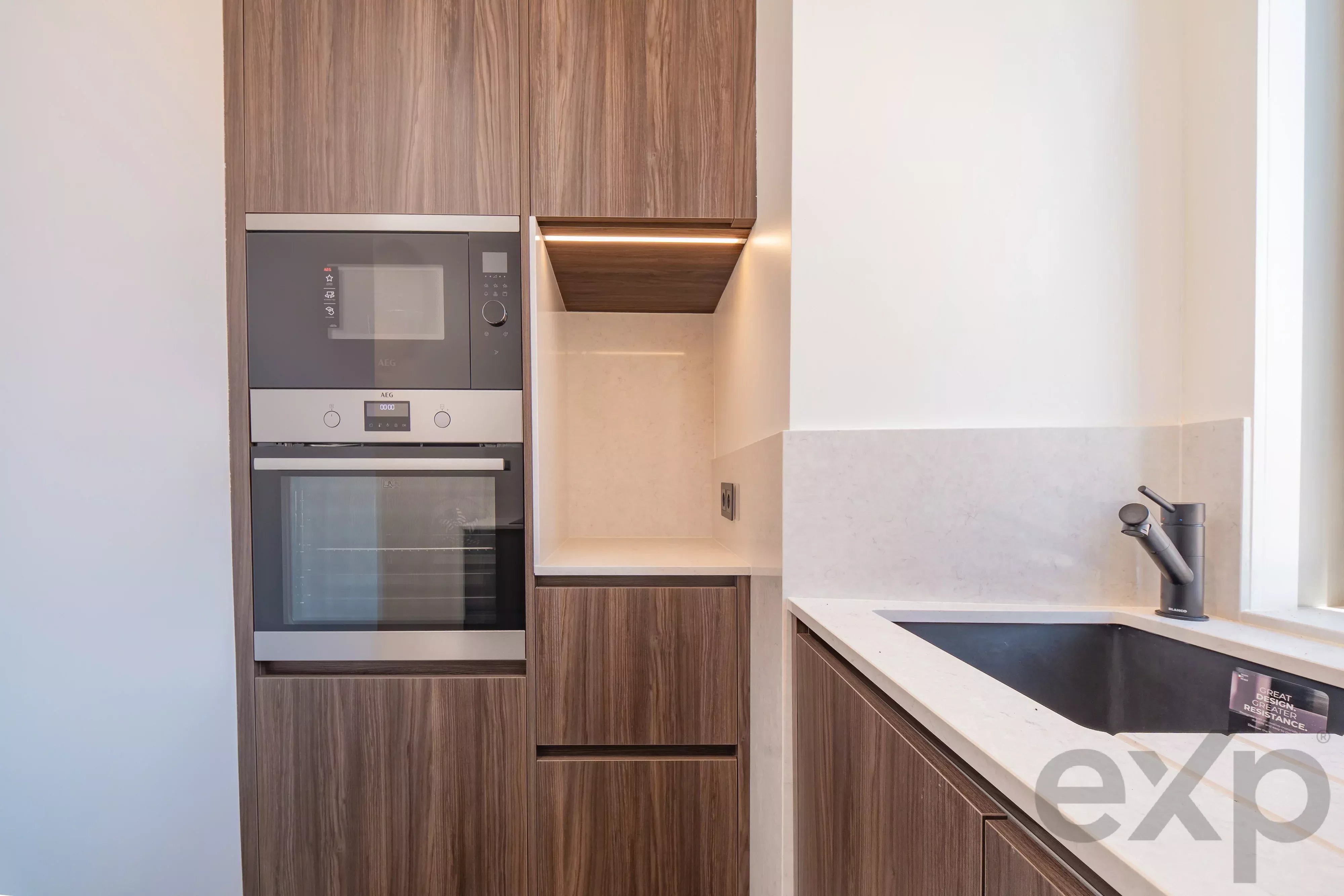 Charming T2+1 set to launch in the heart of Rato, Lisbon 87194652 image 16