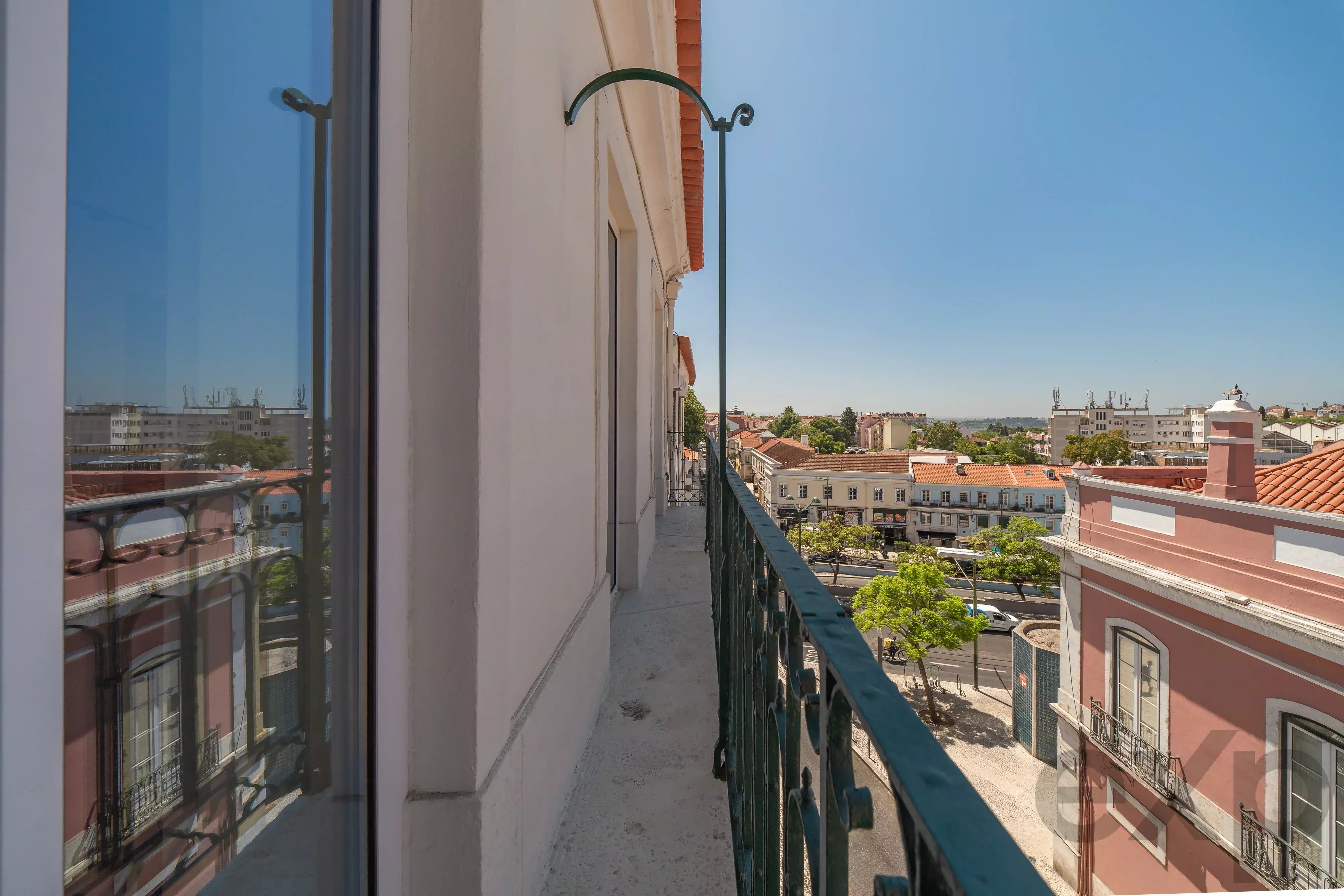 Charming T2+1 set to launch in the heart of Rato, Lisbon 87194652 image 9