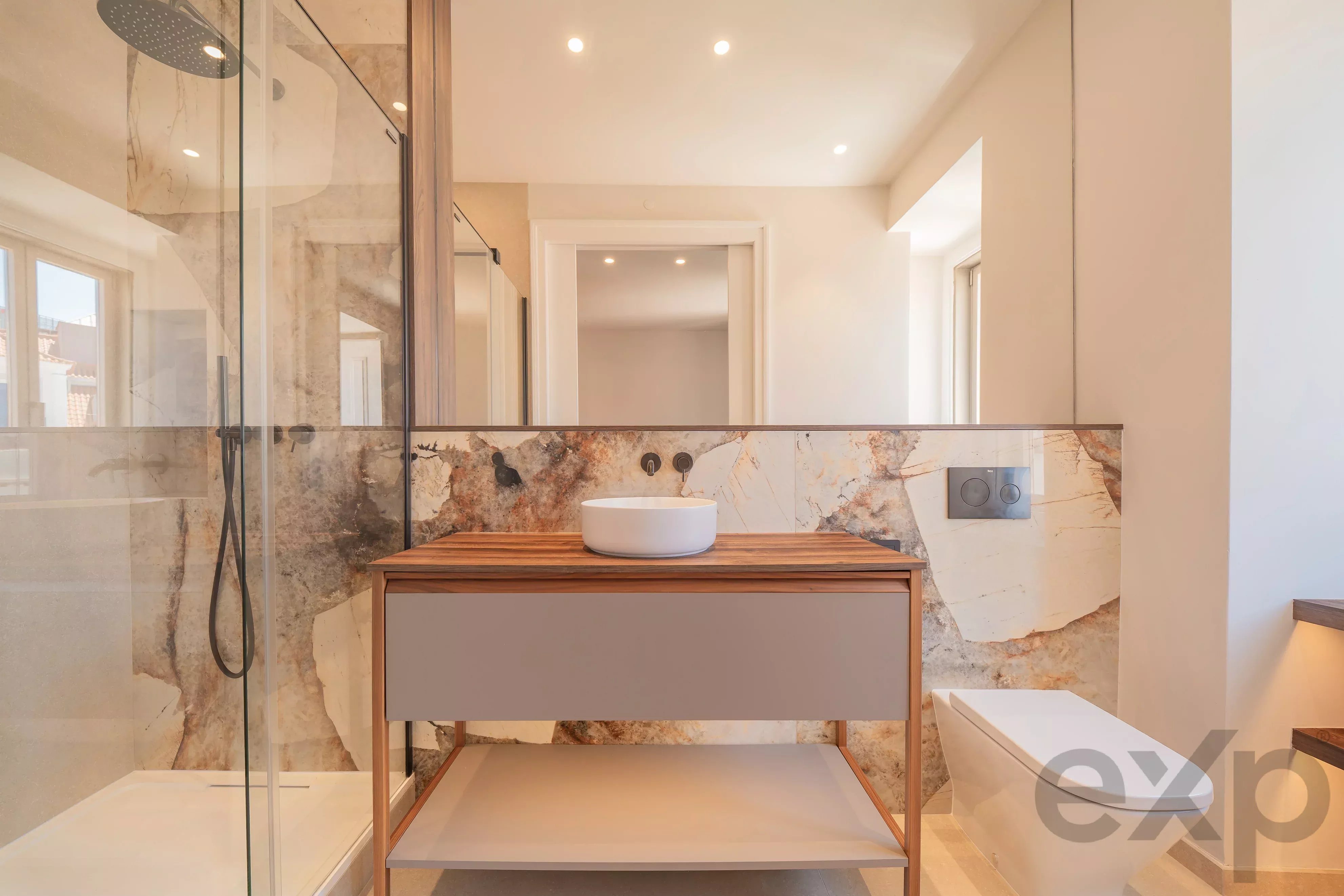 Charming T2+1 set to launch in the heart of Rato, Lisbon 87194652 image 33