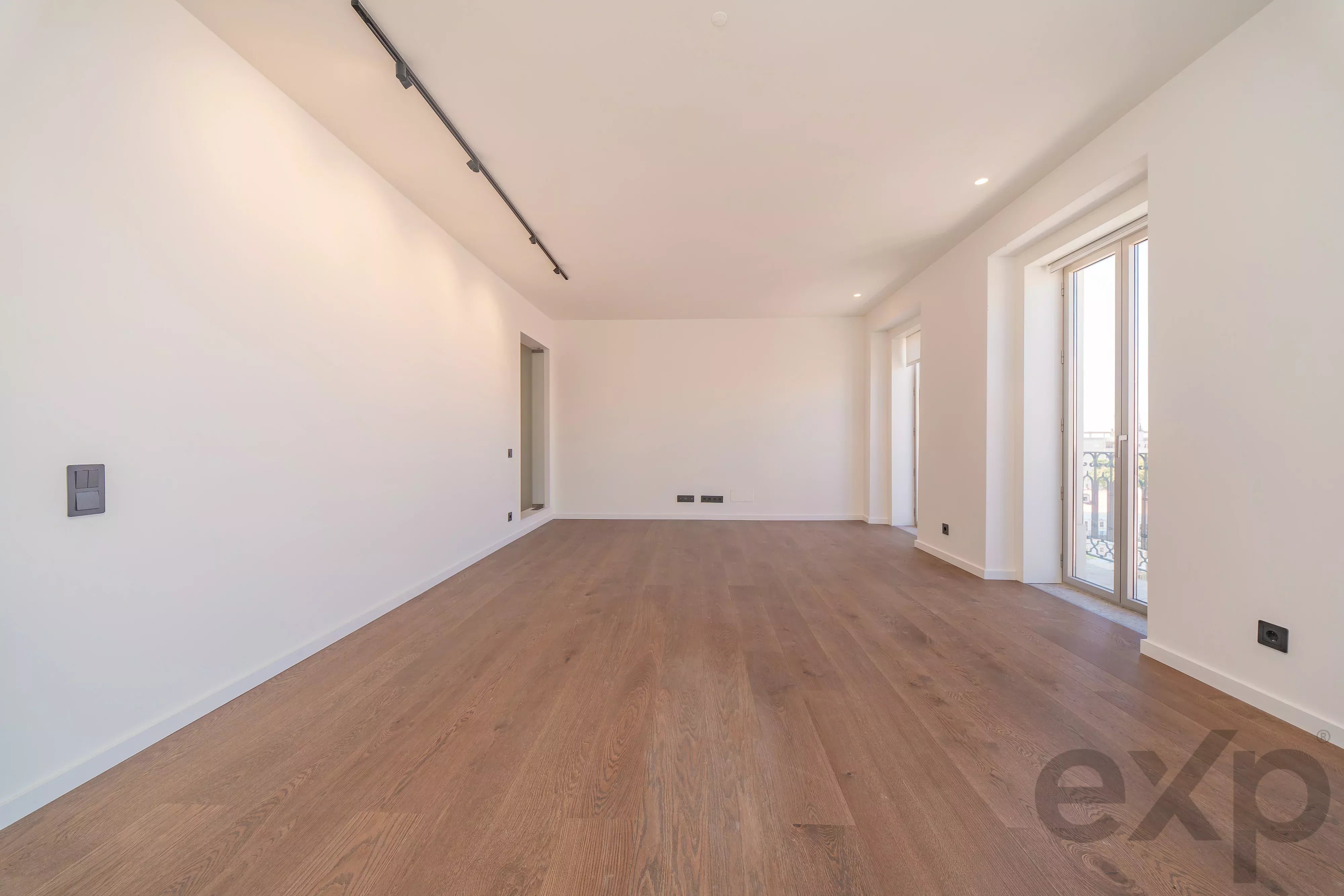 Charming T2+1 set to launch in the heart of Rato, Lisbon 87194652 image 3