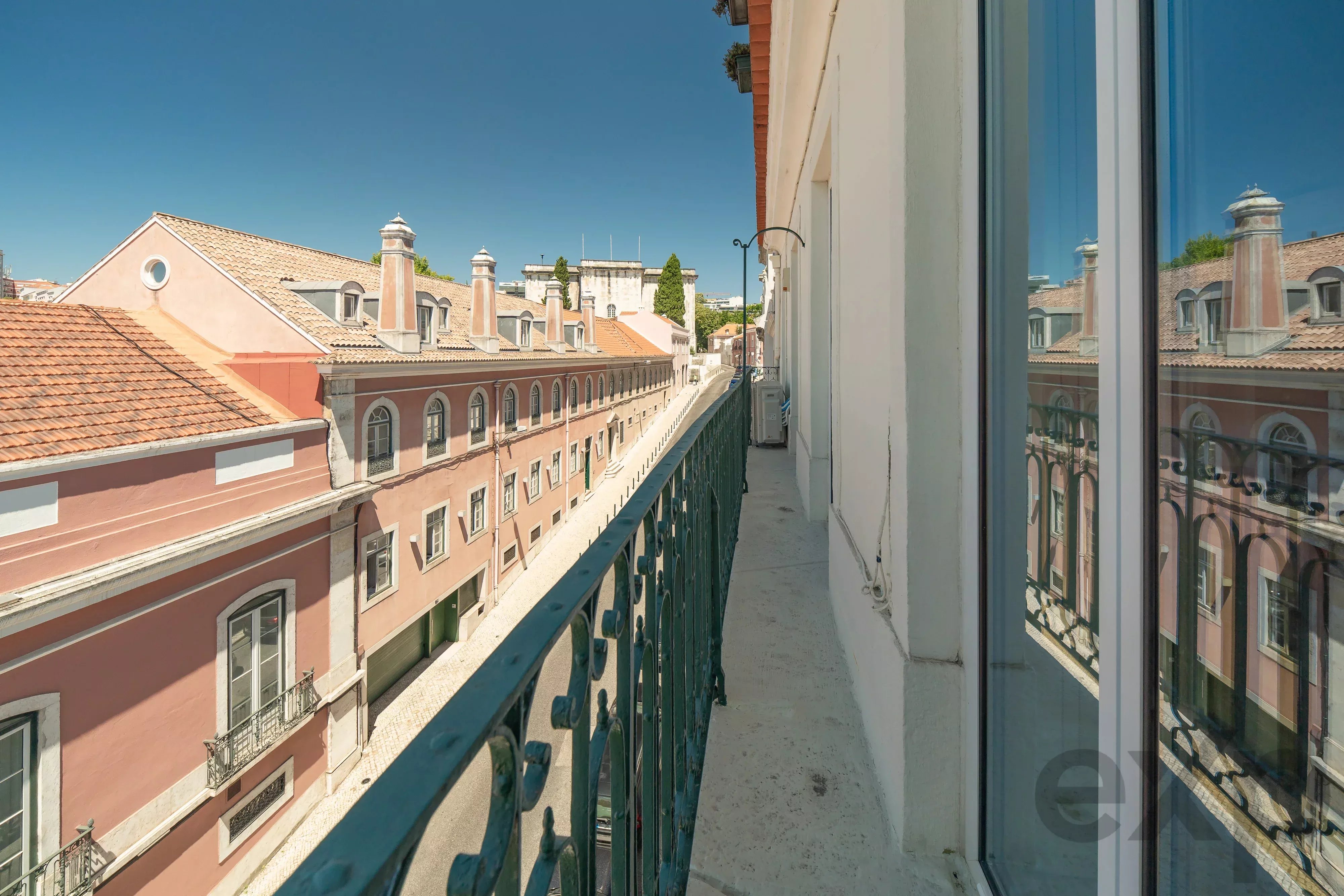 Charming T2+1 set to launch in the heart of Rato, Lisbon 87194652 image 12