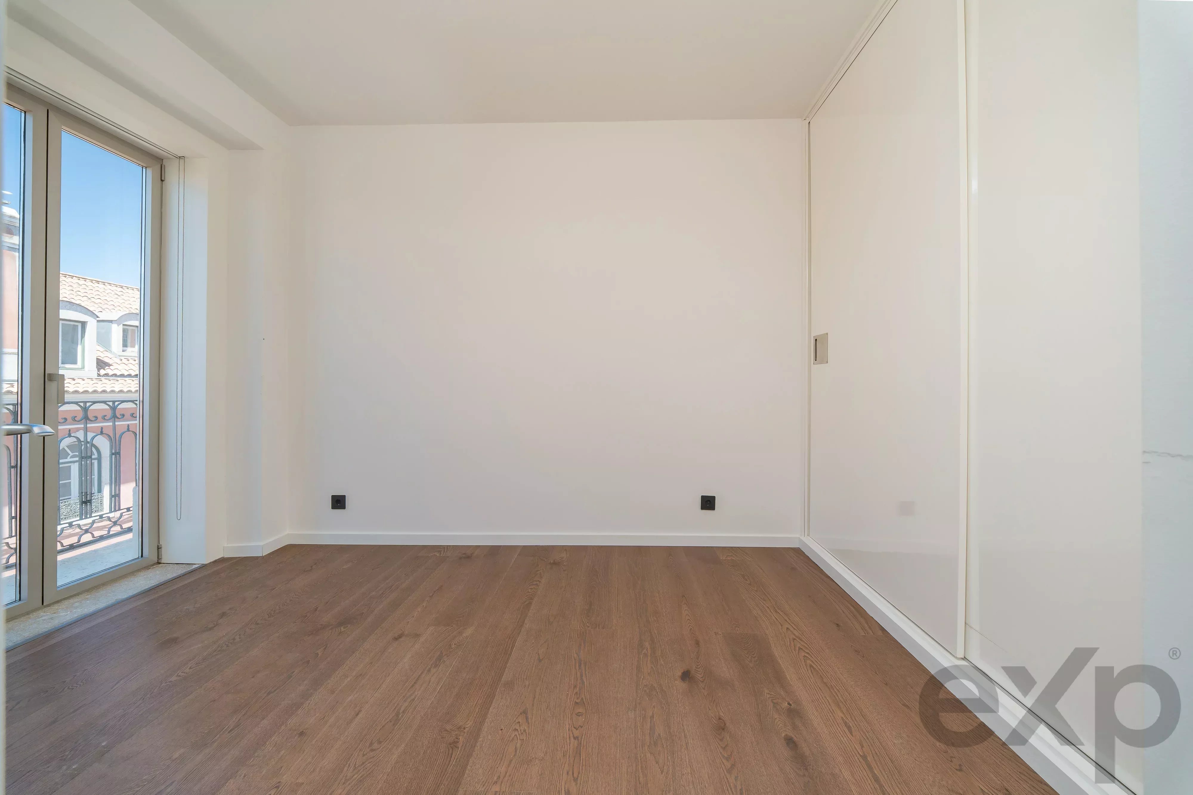 Charming T2+1 set to launch in the heart of Rato, Lisbon 87194652 image 38