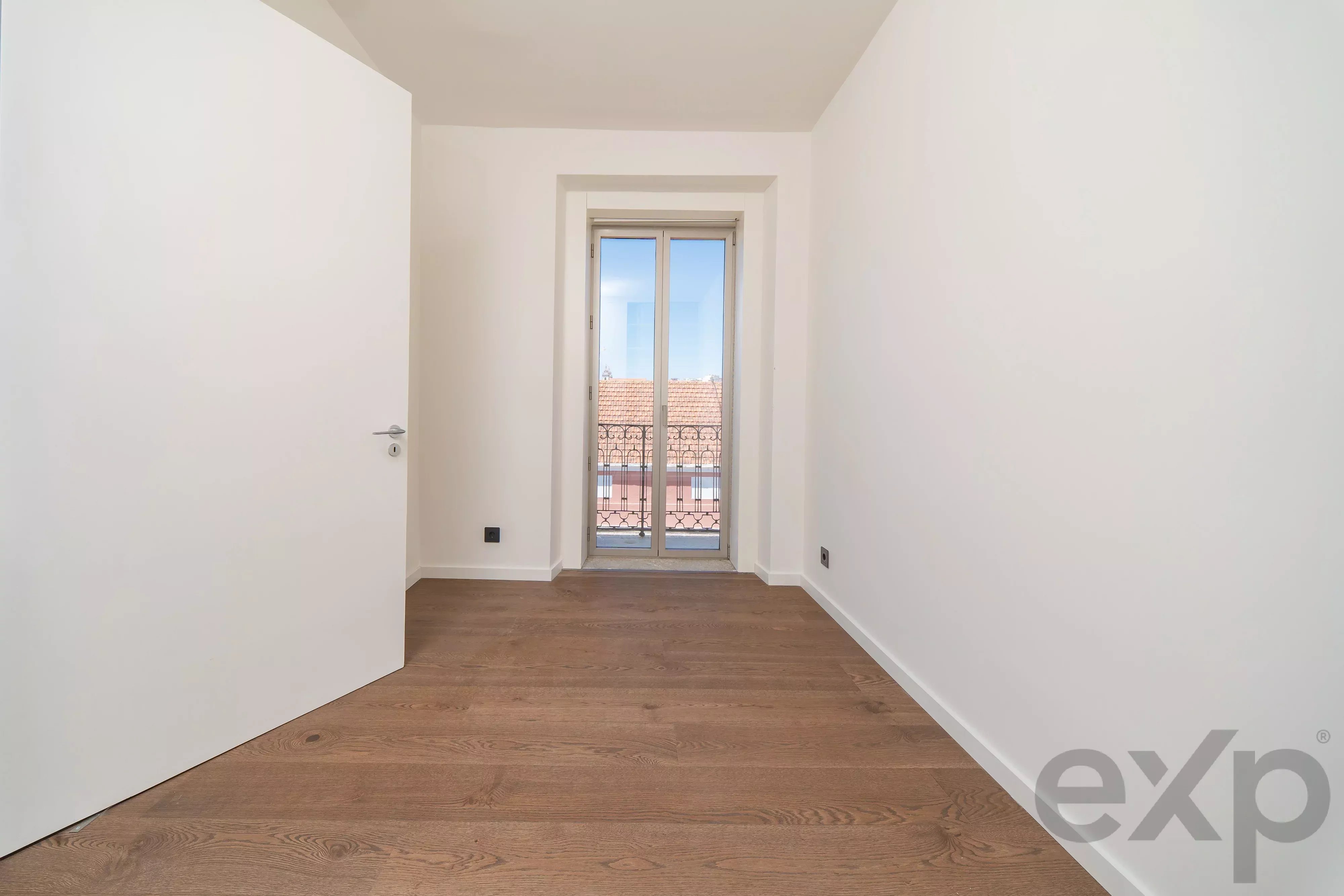 Charming T2+1 set to launch in the heart of Rato, Lisbon 87194652 image 40