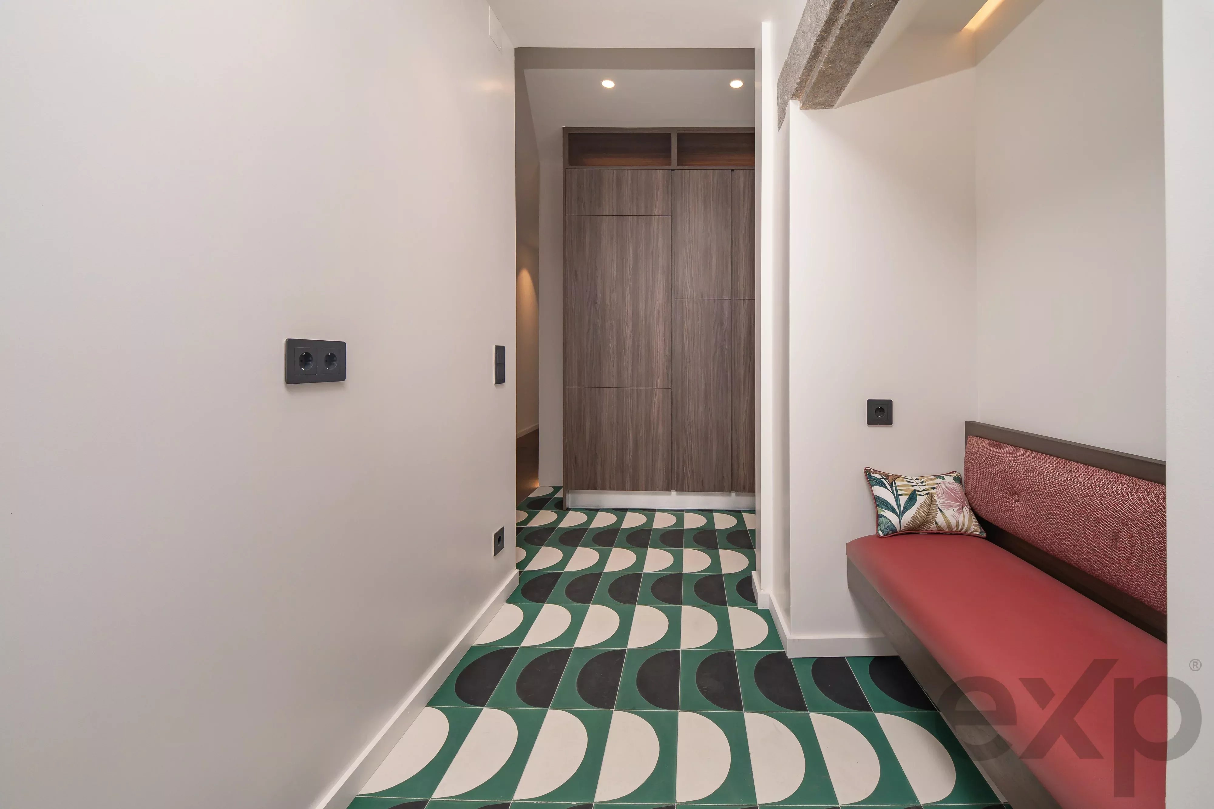 Charming T2+1 set to launch in the heart of Rato, Lisbon 87194652 image 19