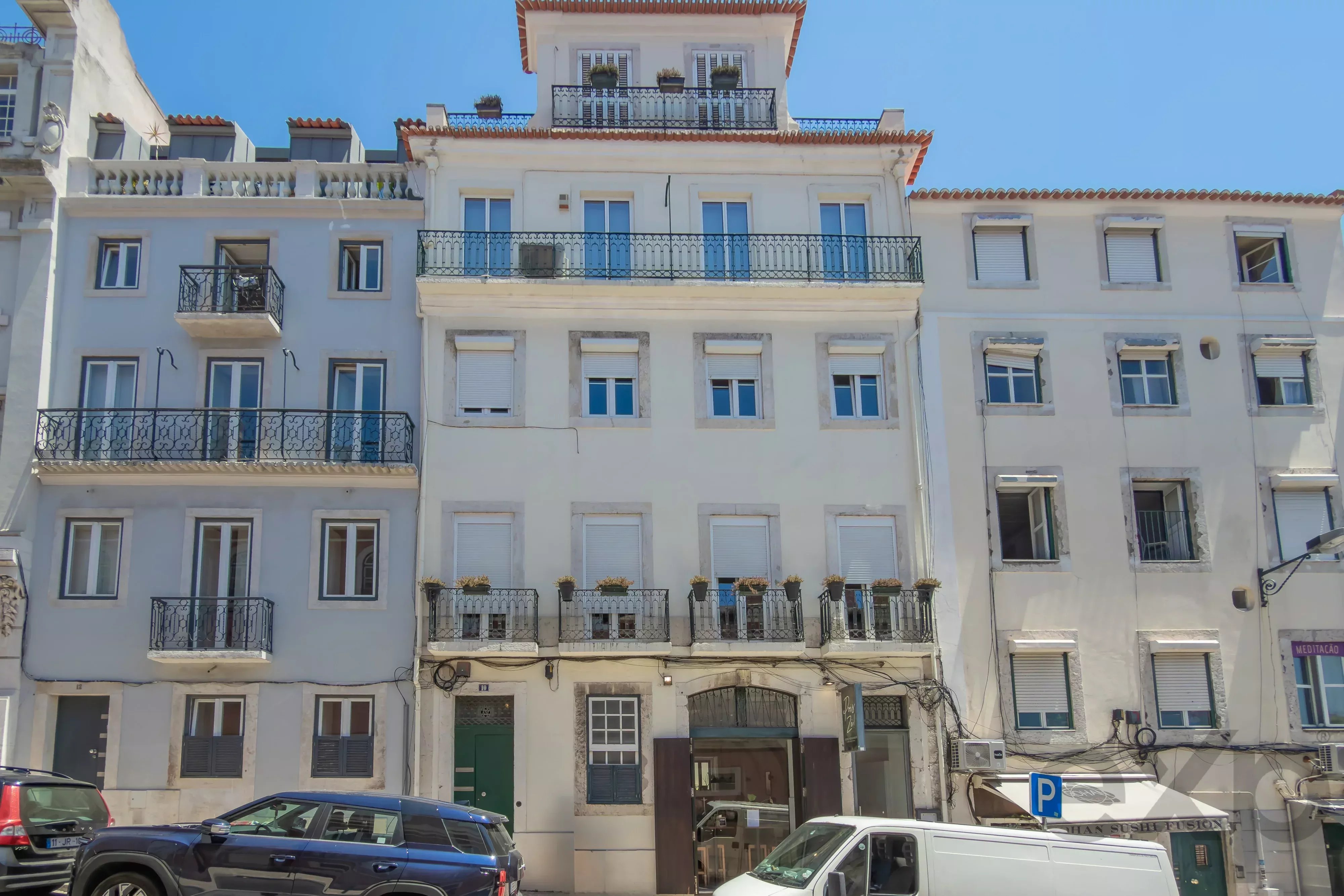Charming T2+1 set to launch in the heart of Rato, Lisbon 87194652 image 53