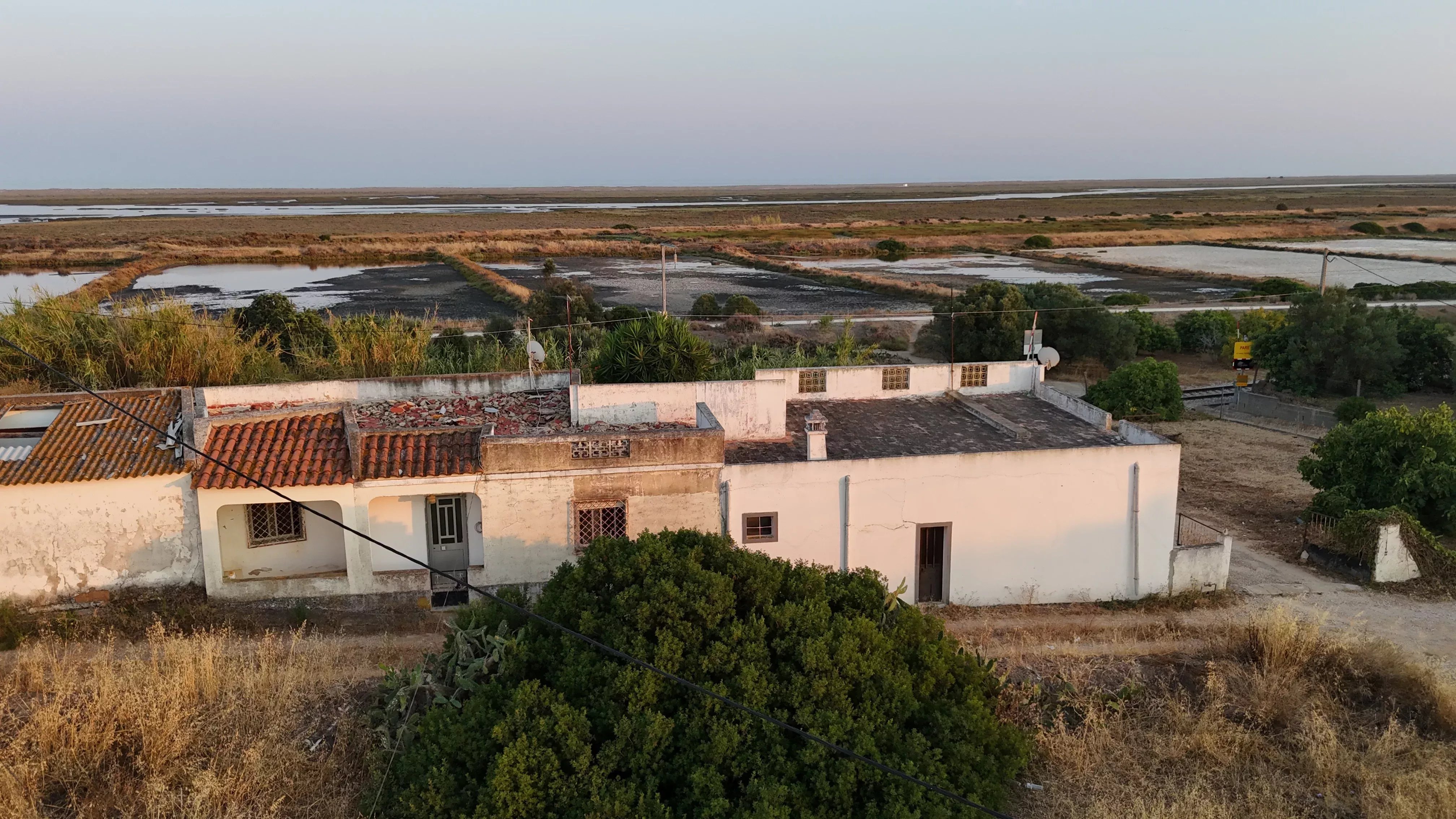 House for Restoration on the First Line of Ria Formosa 87195511 image 8