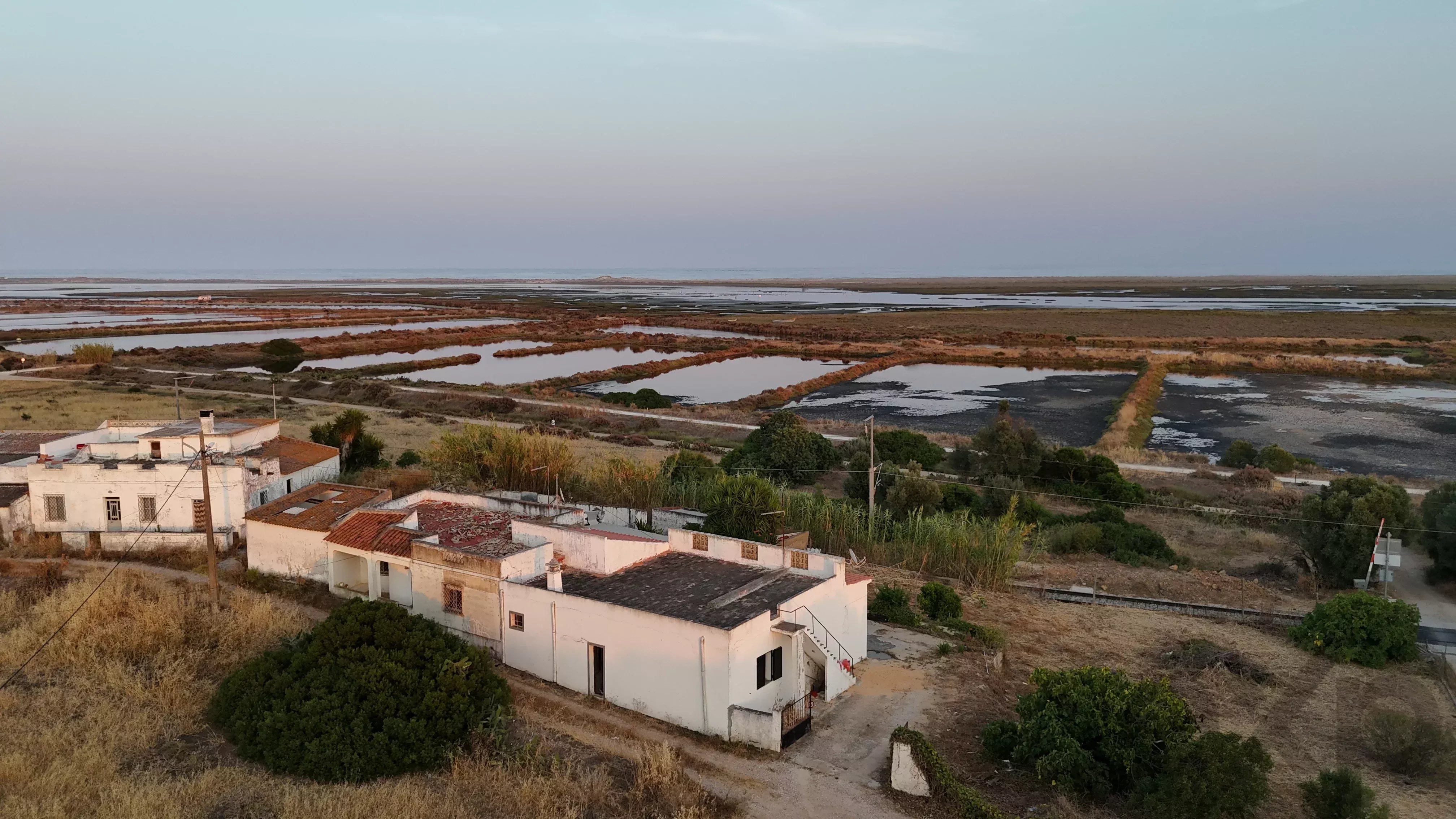 House for Restoration on the First Line of Ria Formosa 87195511 image 3