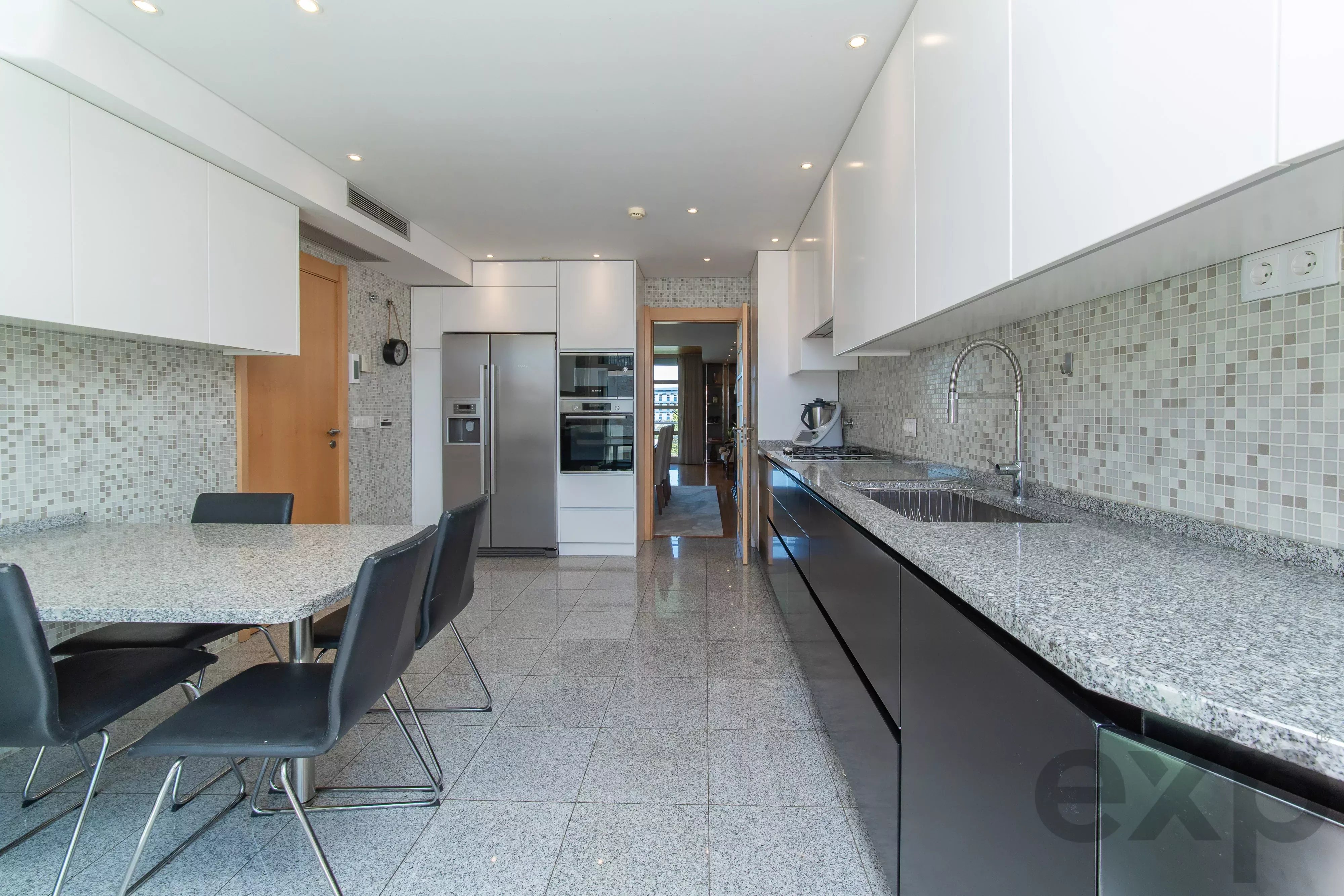 T5 Residence in Telheiras with Heated Swimming Pool, Private Cinema and Gymnasium 87195910 image 33