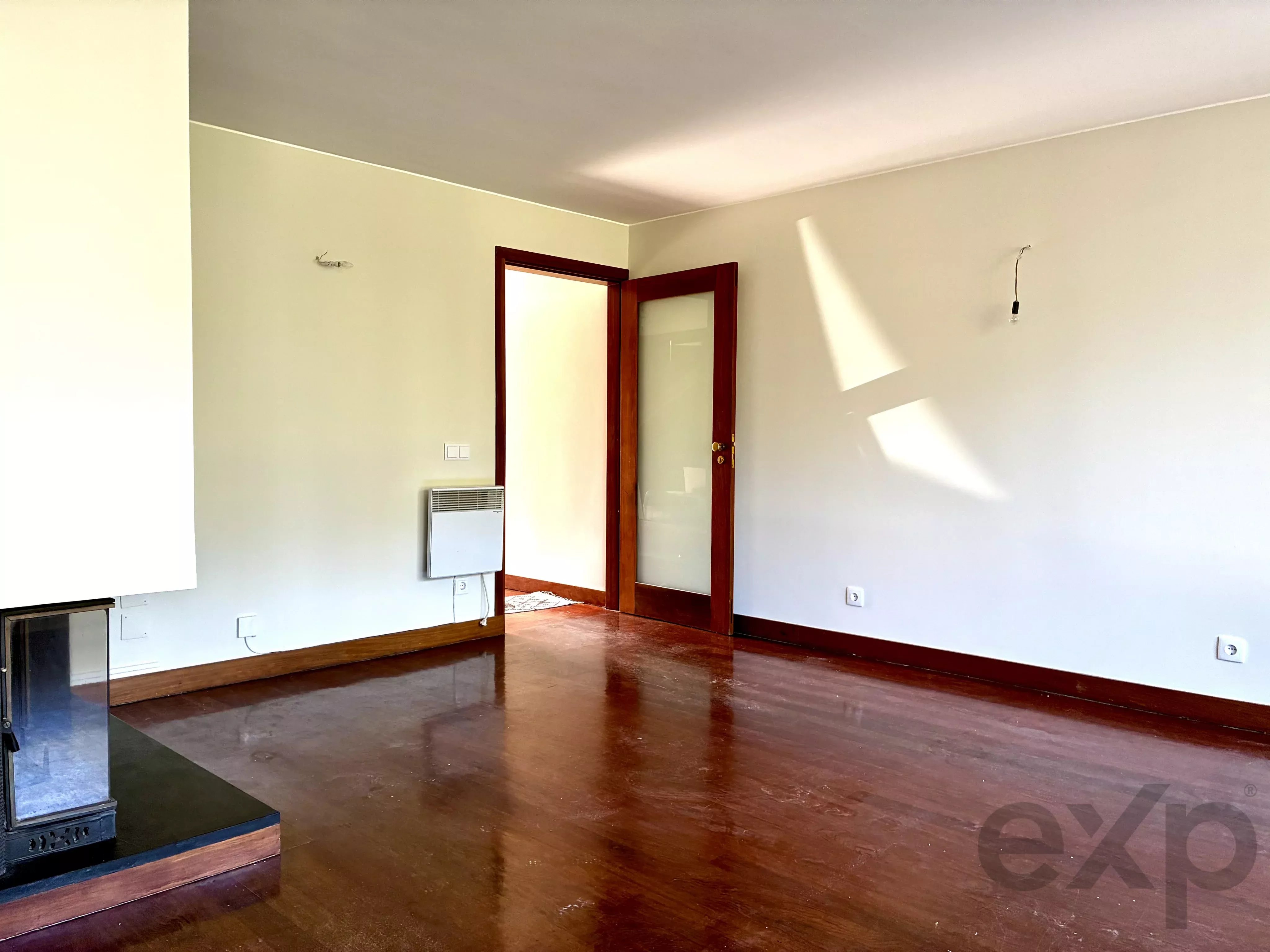 Moradia em Condomínio Fechado · Miramar · Arrendar