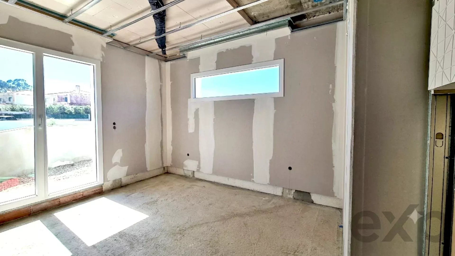 Moradia T4 com piscina, em lote XL — Caldas da Rainha