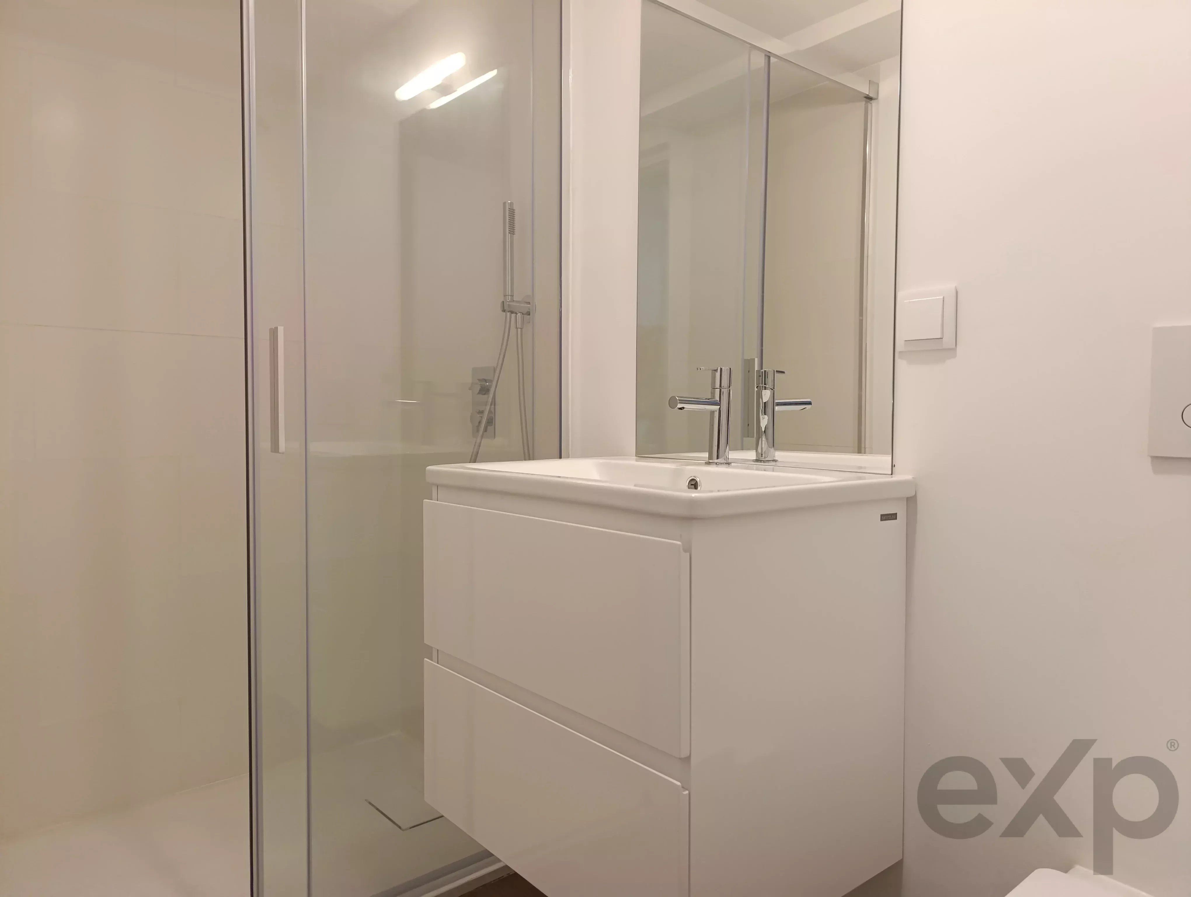 Apartamento T0 Novo a Estrear na Lapa | Junto à Basílica da Estrela
