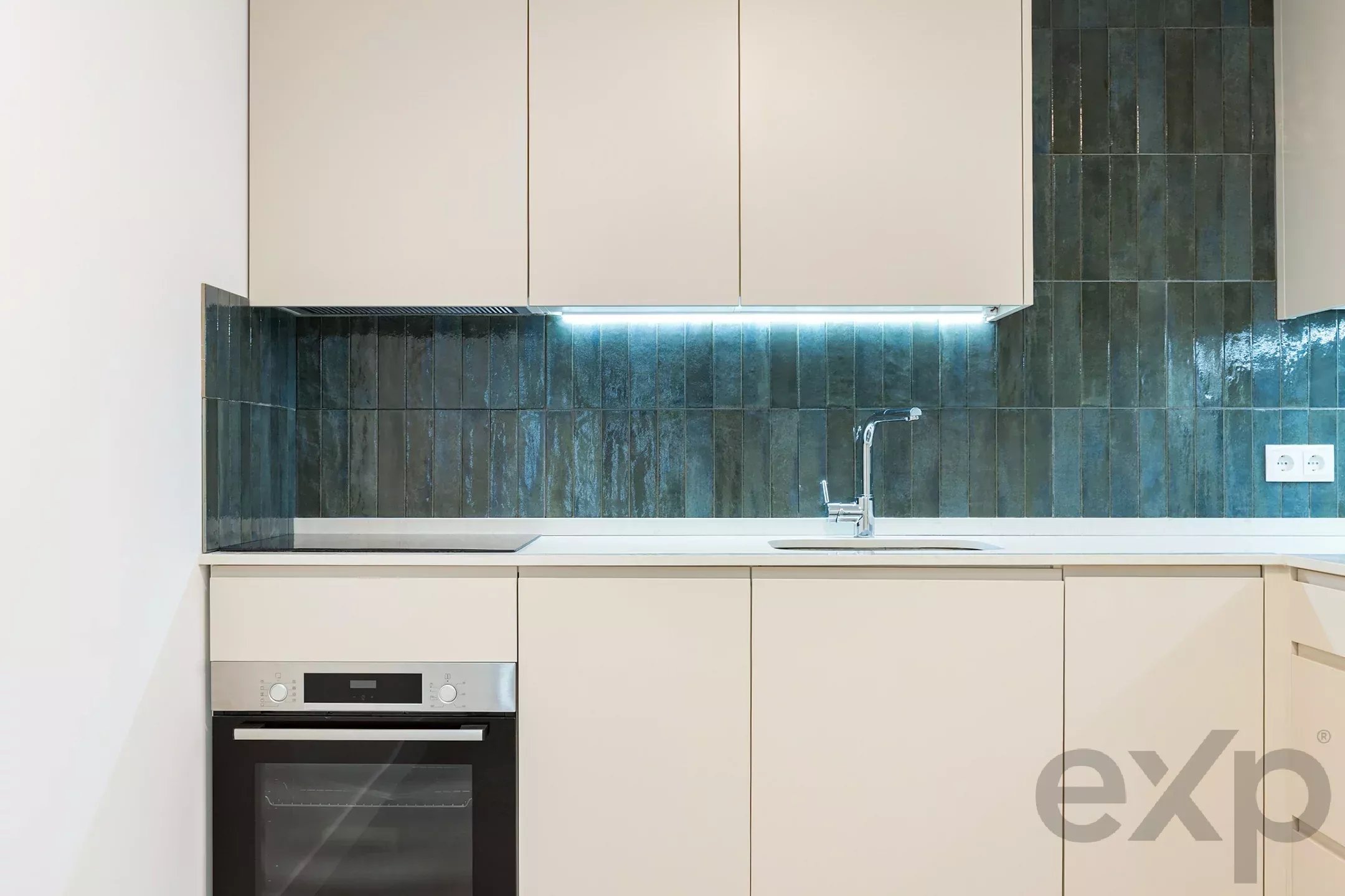 Renovated 2‑bedroom apartment in the heart of Lisbon 87232388 image 7
