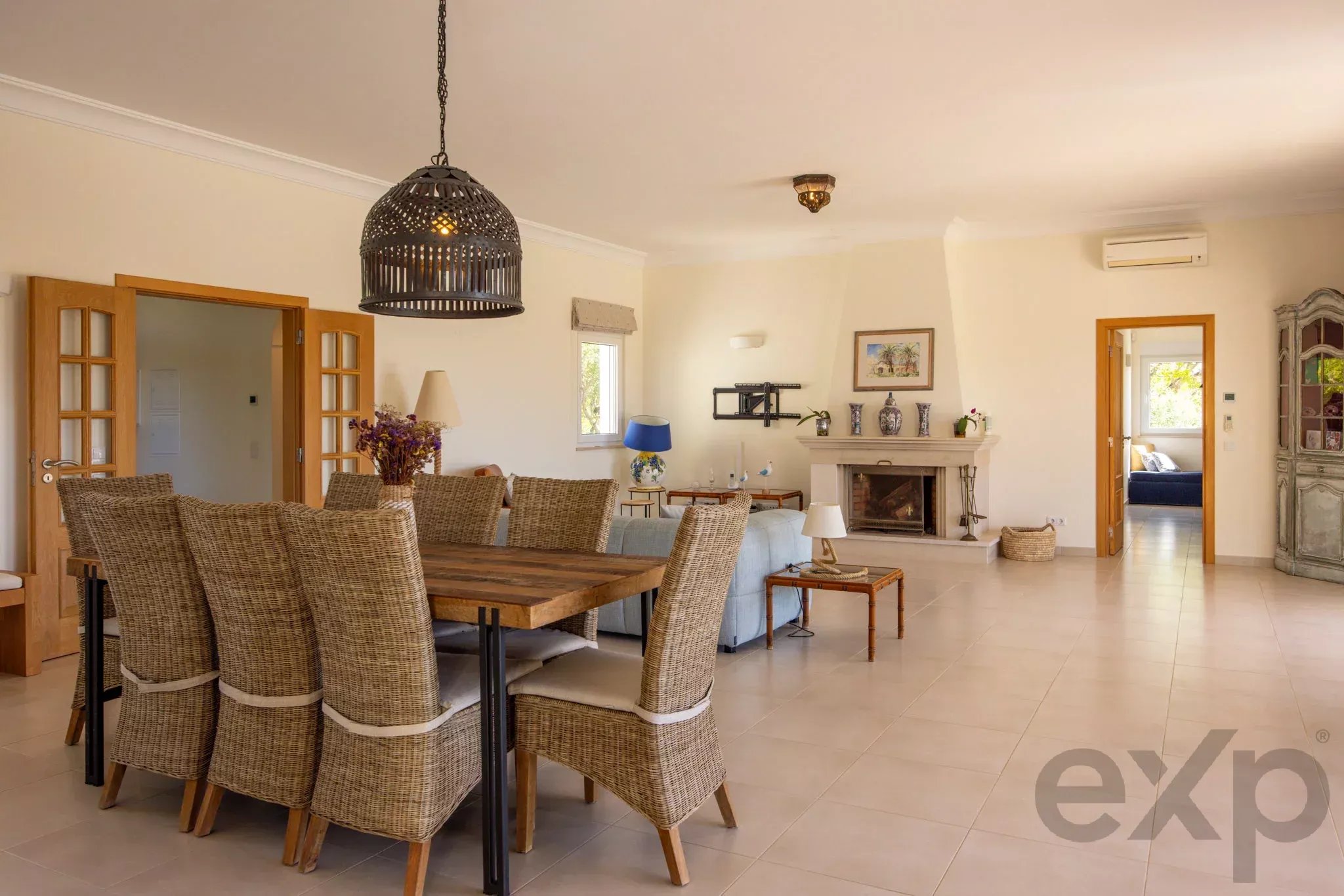 Moradia T4 com Vista Mar e Piscina de Água Salgada, Montinhos da Luz