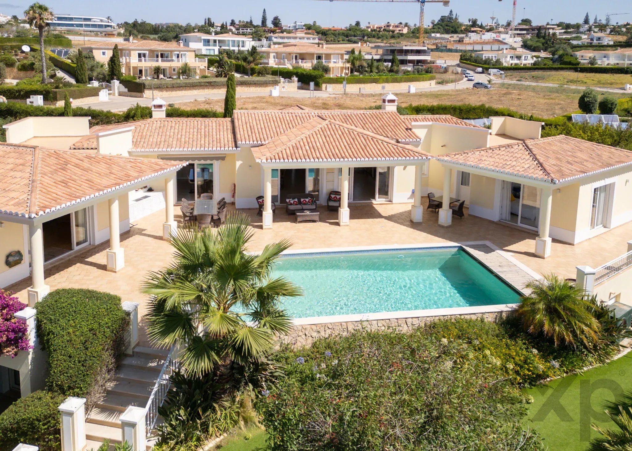 Moradia T4 com Vista Mar e Piscina de Água Salgada, Montinhos da Luz