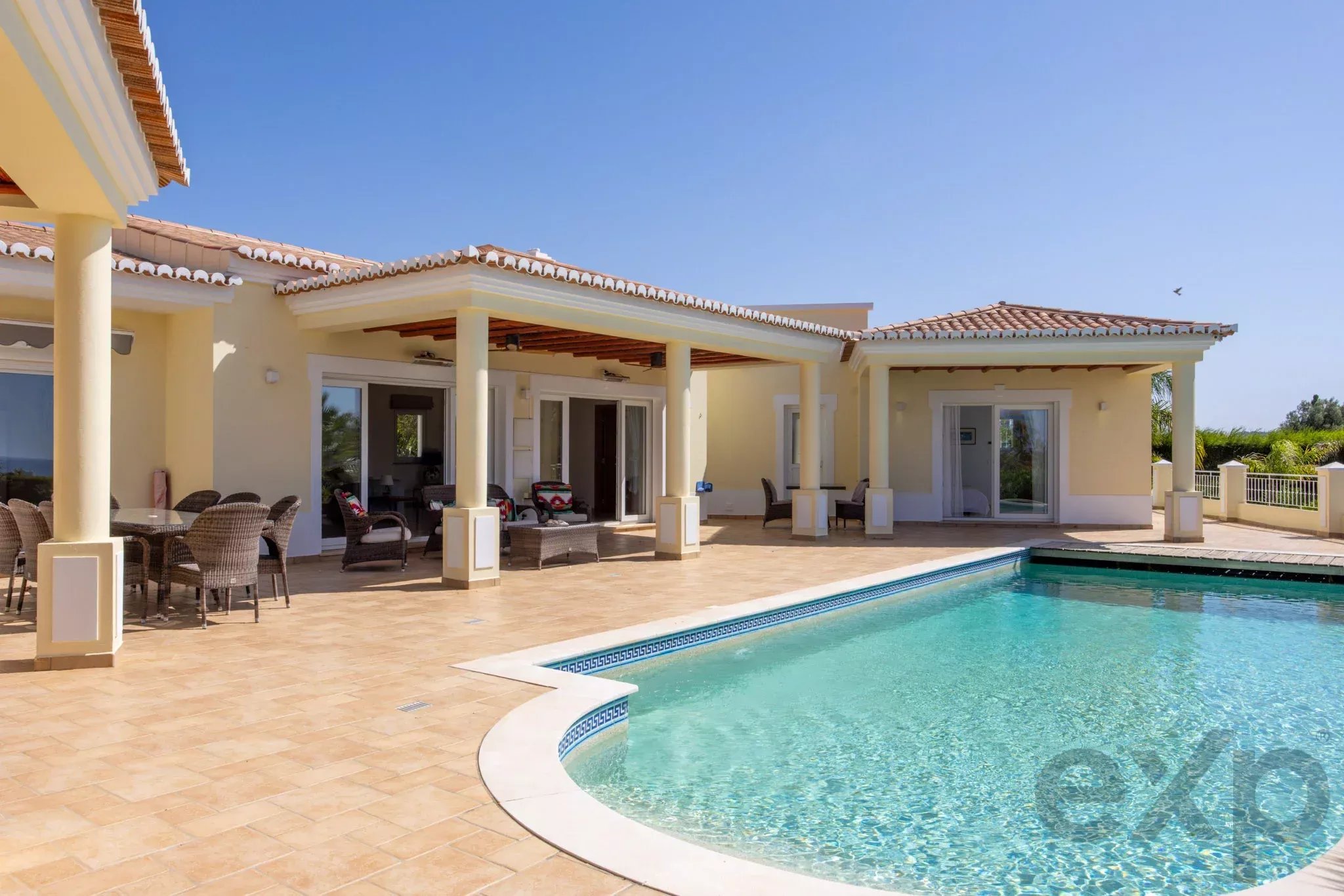Moradia T4 com Vista Mar e Piscina de Água Salgada, Montinhos da Luz