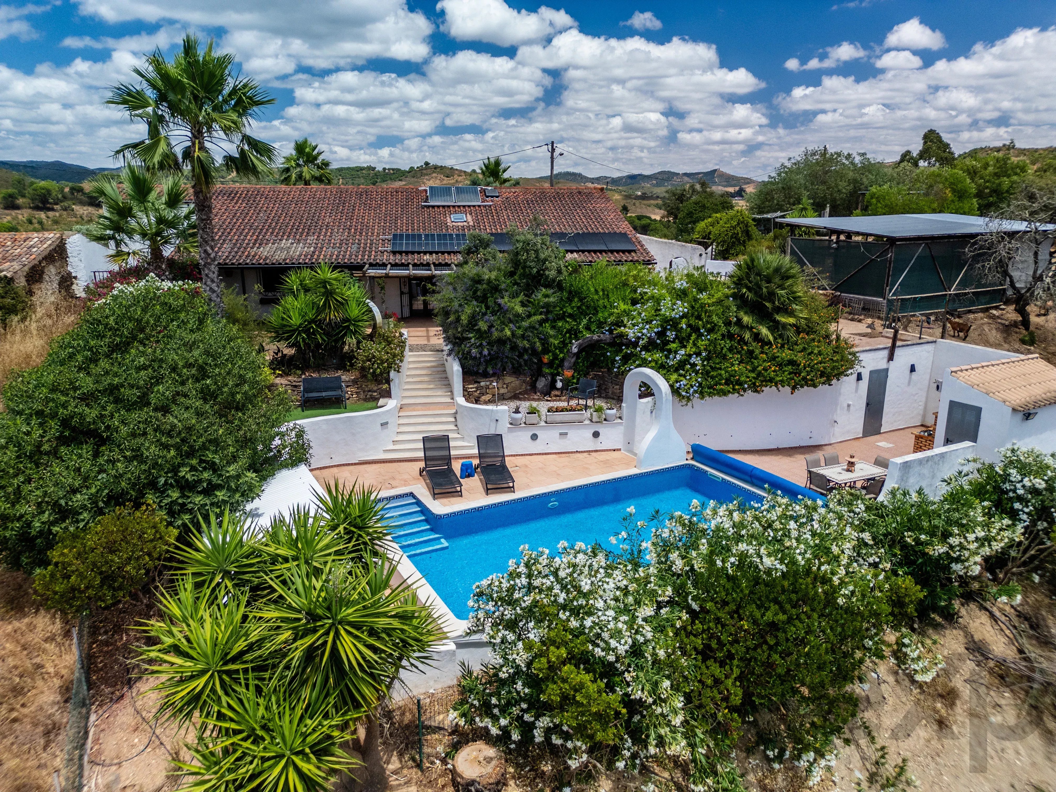 Linda Casa Familiar com Instalações Equestres Situada em 5,7 Acres