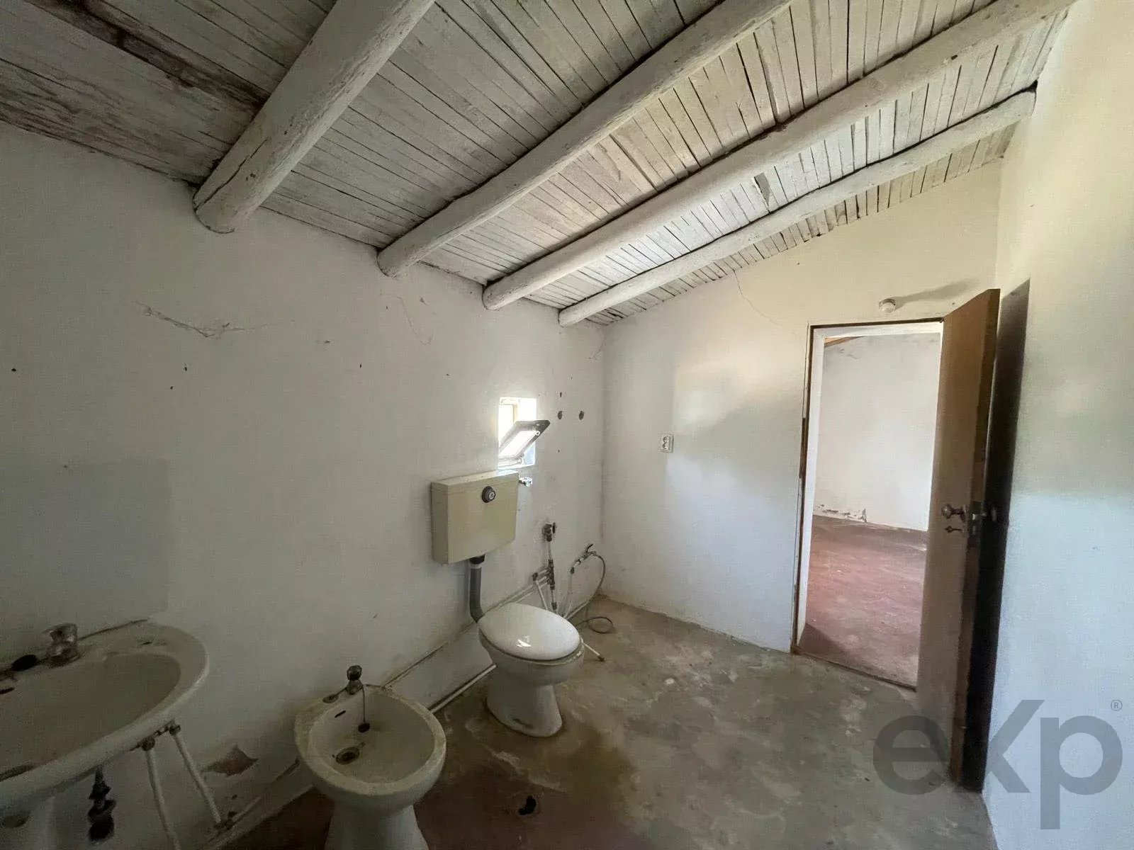 Traditional Farmhouse with Exceptional Equine Potential, São Marcos da Serra 87246431 image 11