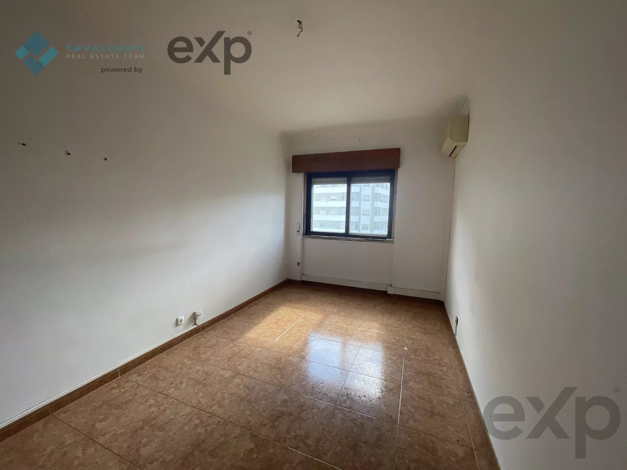 Amadora - Casal de São Brás - T3 Grandes Áreas com Excelente Potencial 87252677 image 47
