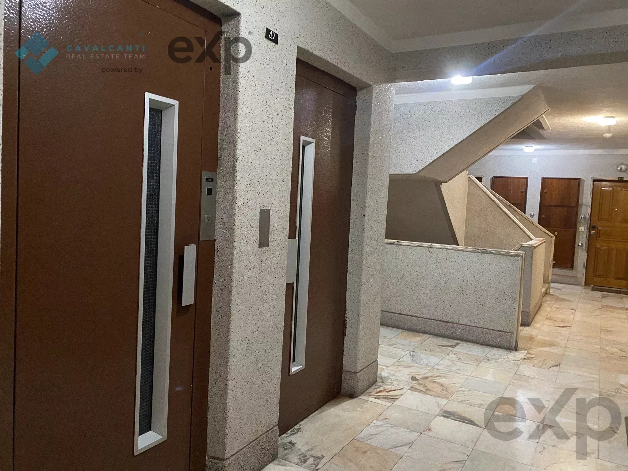 Apartamento T3 Grandes Áreas com Excelente Potencial