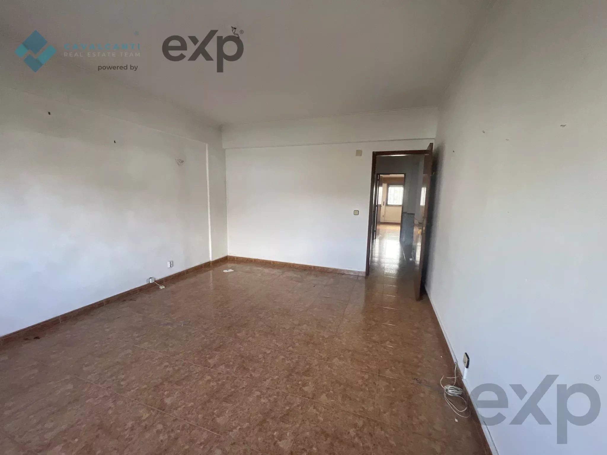 Amadora - Casal de São Brás - T3 Grandes Áreas com Excelente Potencial 87252677 image 22