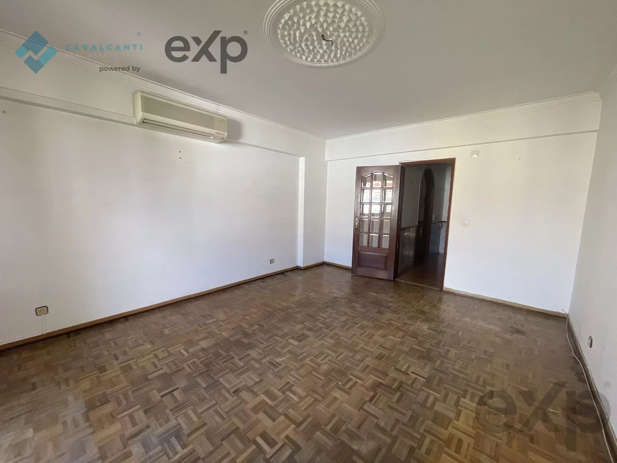 Amadora - Casal de São Brás - T3 Grandes Áreas com Excelente Potencial 87252677 image 28