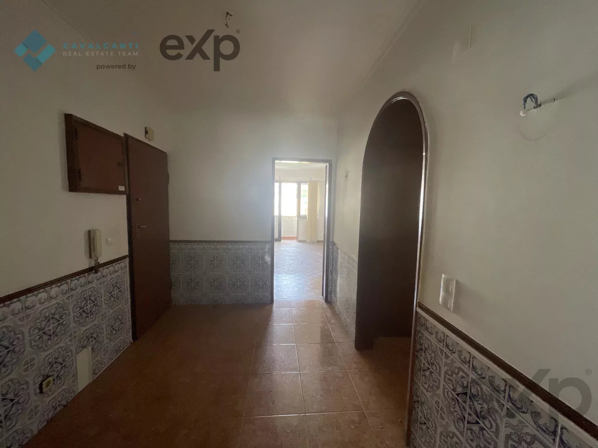 Amadora - Casal de São Brás - T3 Grandes Áreas com Excelente Potencial 87252677 image 11