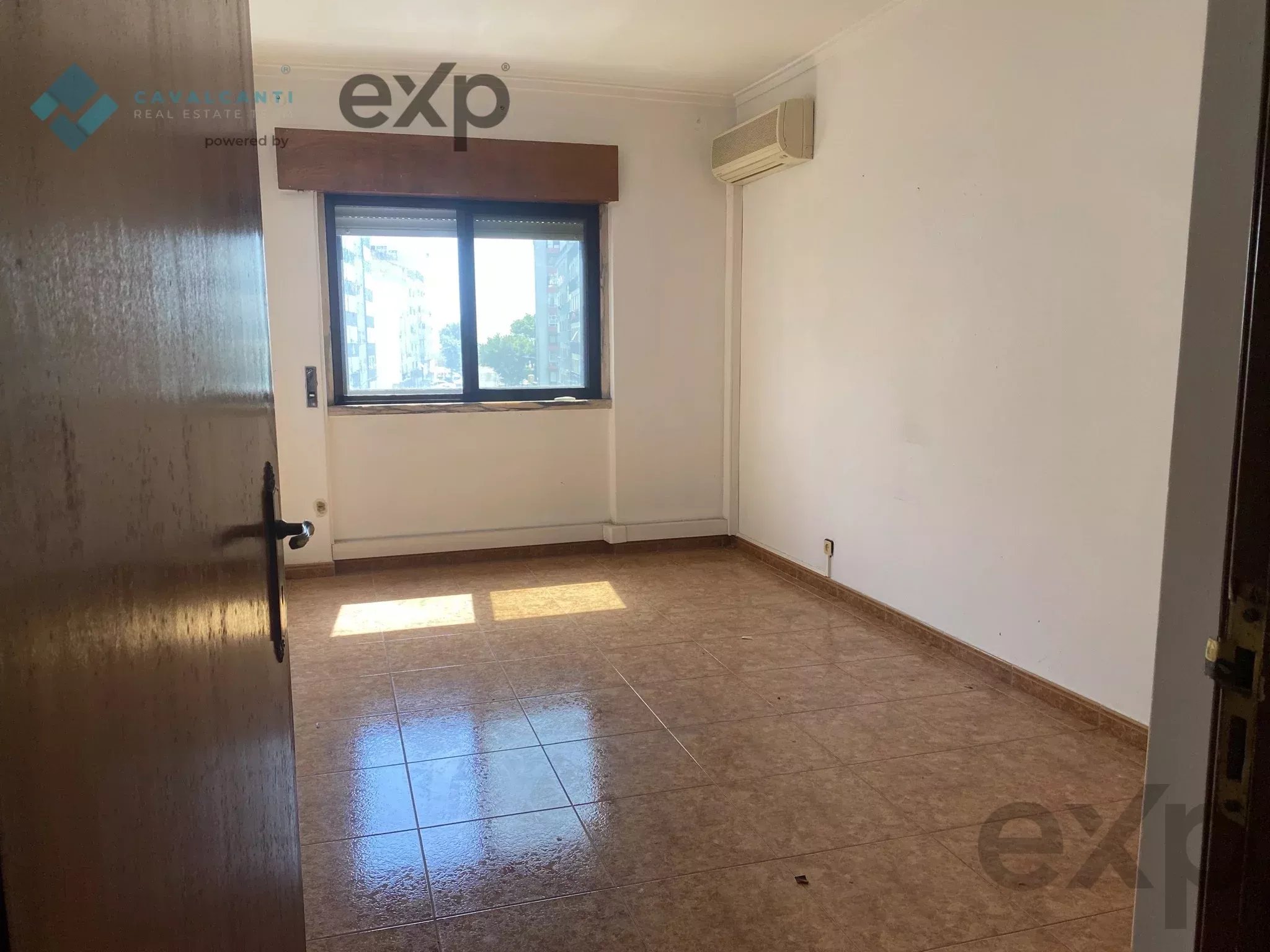 Amadora - Casal de São Brás - T3 Grandes Áreas com Excelente Potencial 87252677 image 62